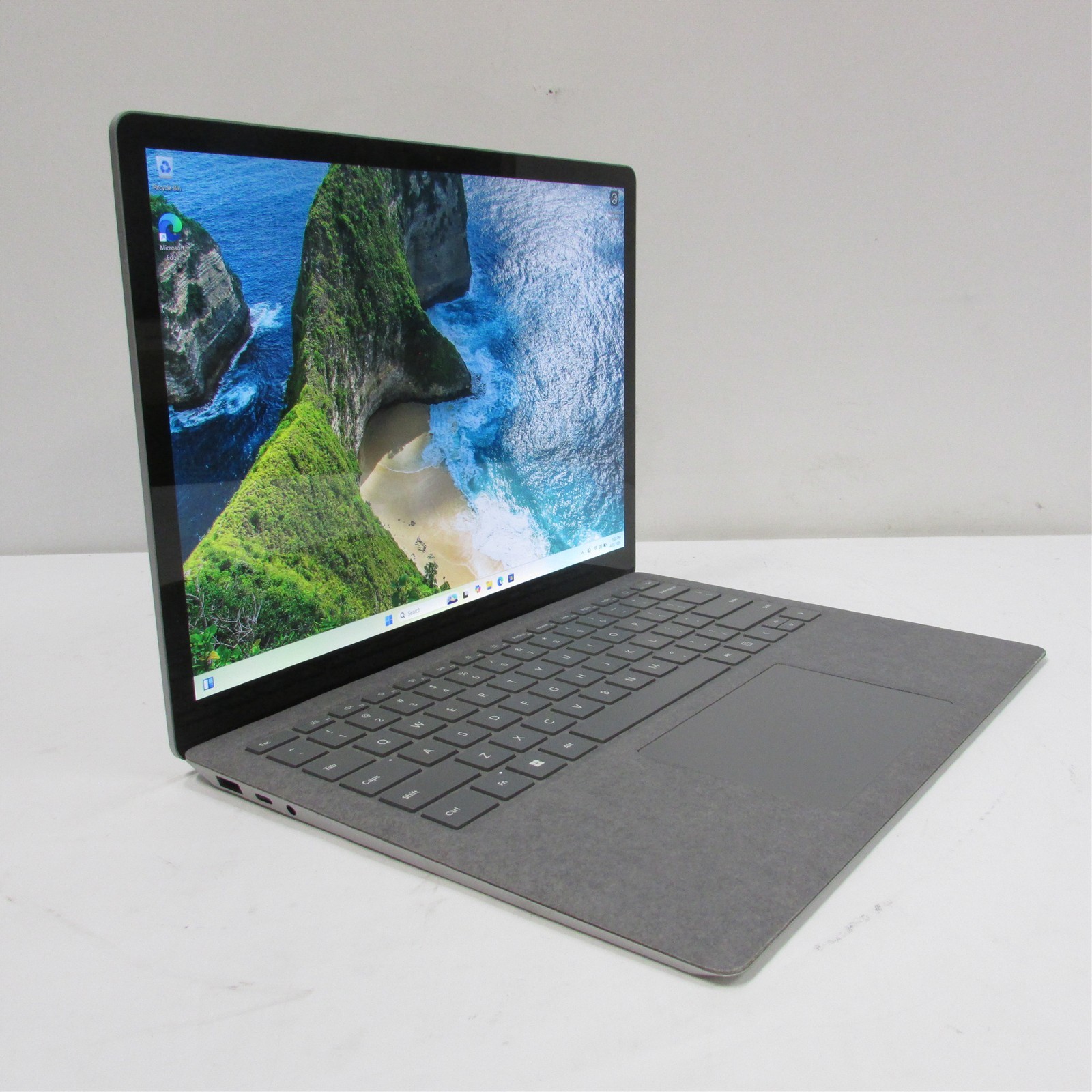 Microsoft Surface Laptop 5 1950 i7-1265U 2.7GHz 16GB RAM 256GB 13.5″ W11 Pro DMG