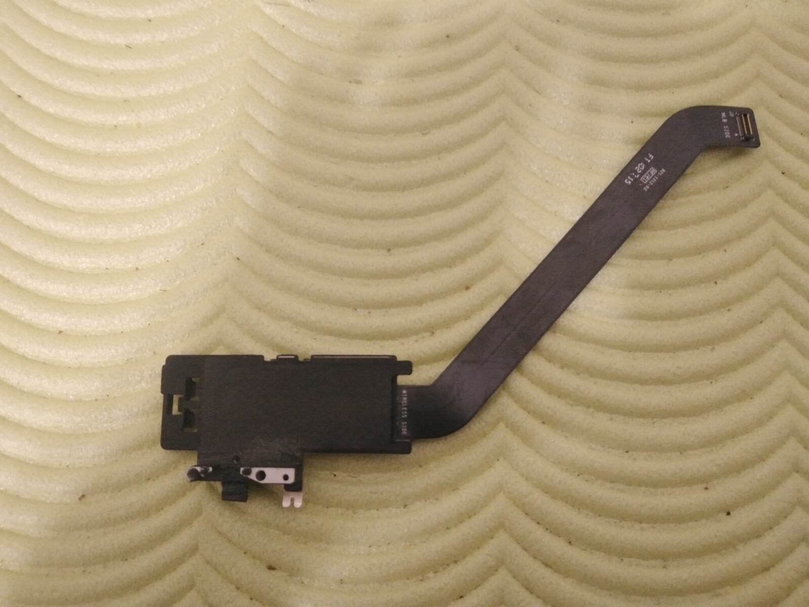 Apple MacBook Pro 13″ A1278, Mid 2009 2010 Antenna