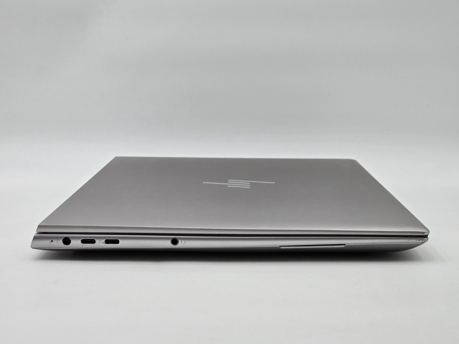 HP ZBook Studio G10 16″ UHD+ 4K+ 13TH I7-13800H 512GB SSD 32GB W11P RTX A1000