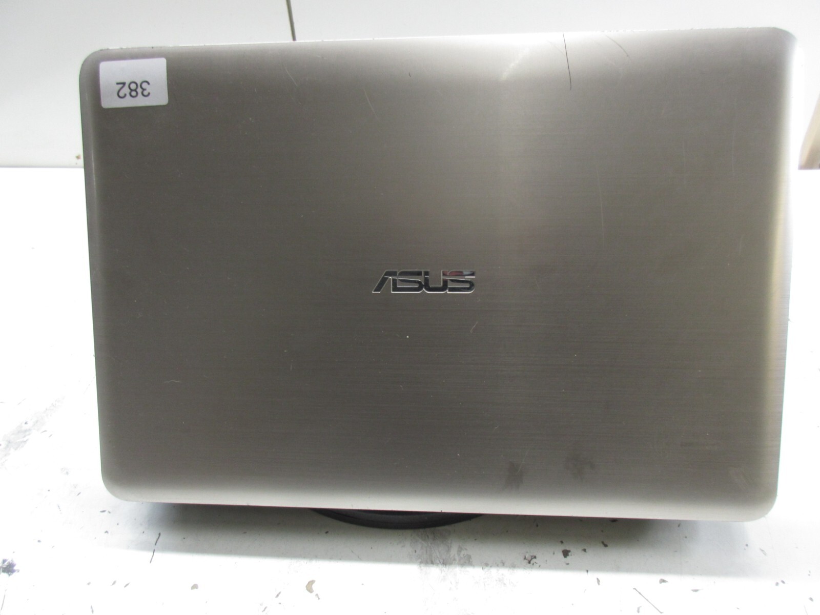 ASUS F556U Intel Core i5-6200U 2.30GHz 8GB NO HDD No Batt
