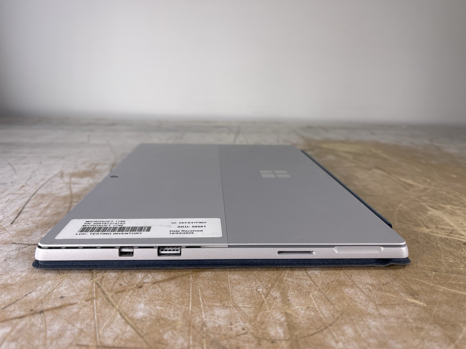 MICROSOFT SURFACE LAPTOP 1769 i5-7300U @ 2.60GHz, 4GB RAM, 120GB SSD, WIN 10 PRO