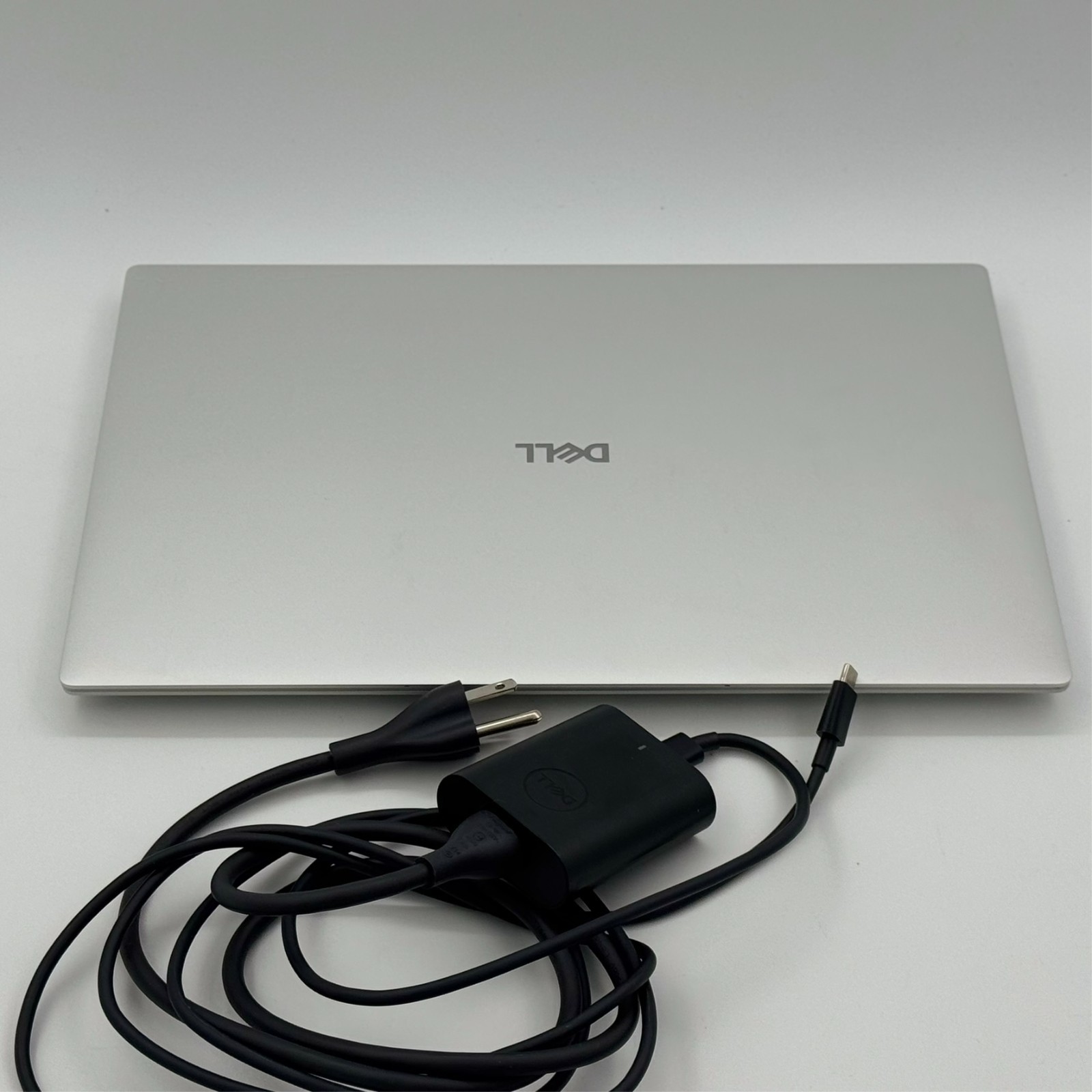 Dell Premium 14.5″ 3.2K OLED Touch Laptop Intel Ultra 7 255H 32GB 1TB SSD