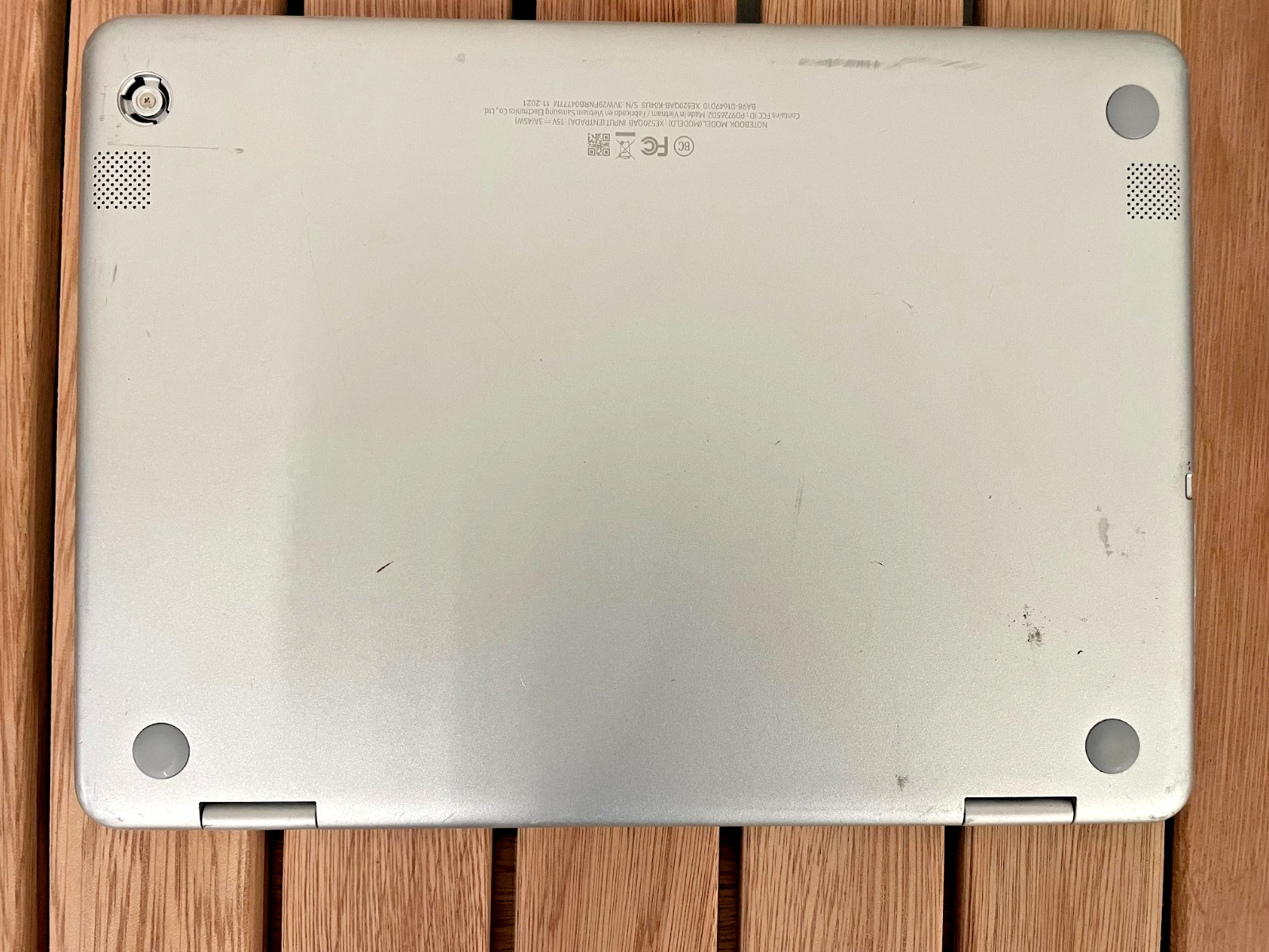Samsung Chromebook Plus V2 2-in-1 4GB 64GB 13MP 12.2″ XE520QAB-K03US for parts