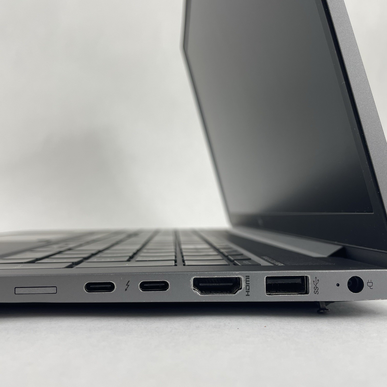 HP ZBook FireFly 15 G8 15.6″ i7-1165G7 2.8GHz 16GB RAM No SSD/OS/AC – Bad Corner