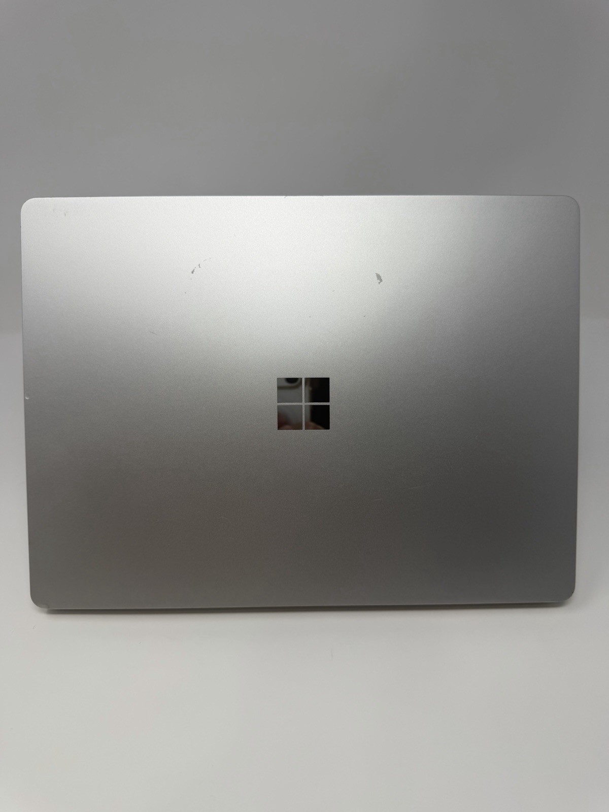 Microsoft Surface Go 1943 i5-1035G1@1.0GHz 16GB RAM 256GB SSD Win 11Pro Grade B