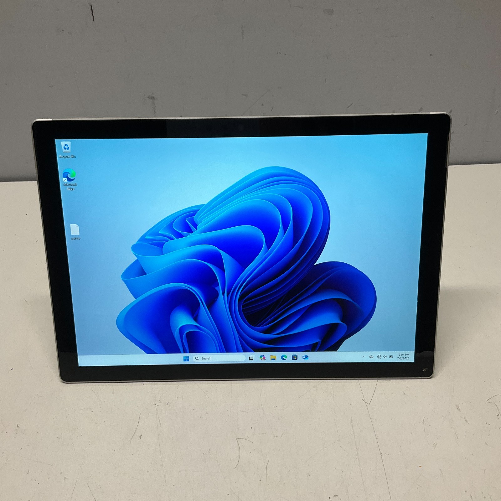 Microsoft Surface Pro 6 Intel i5-8350U @ 1.69GHz 8GB 128GB SSD Windows 11 READ