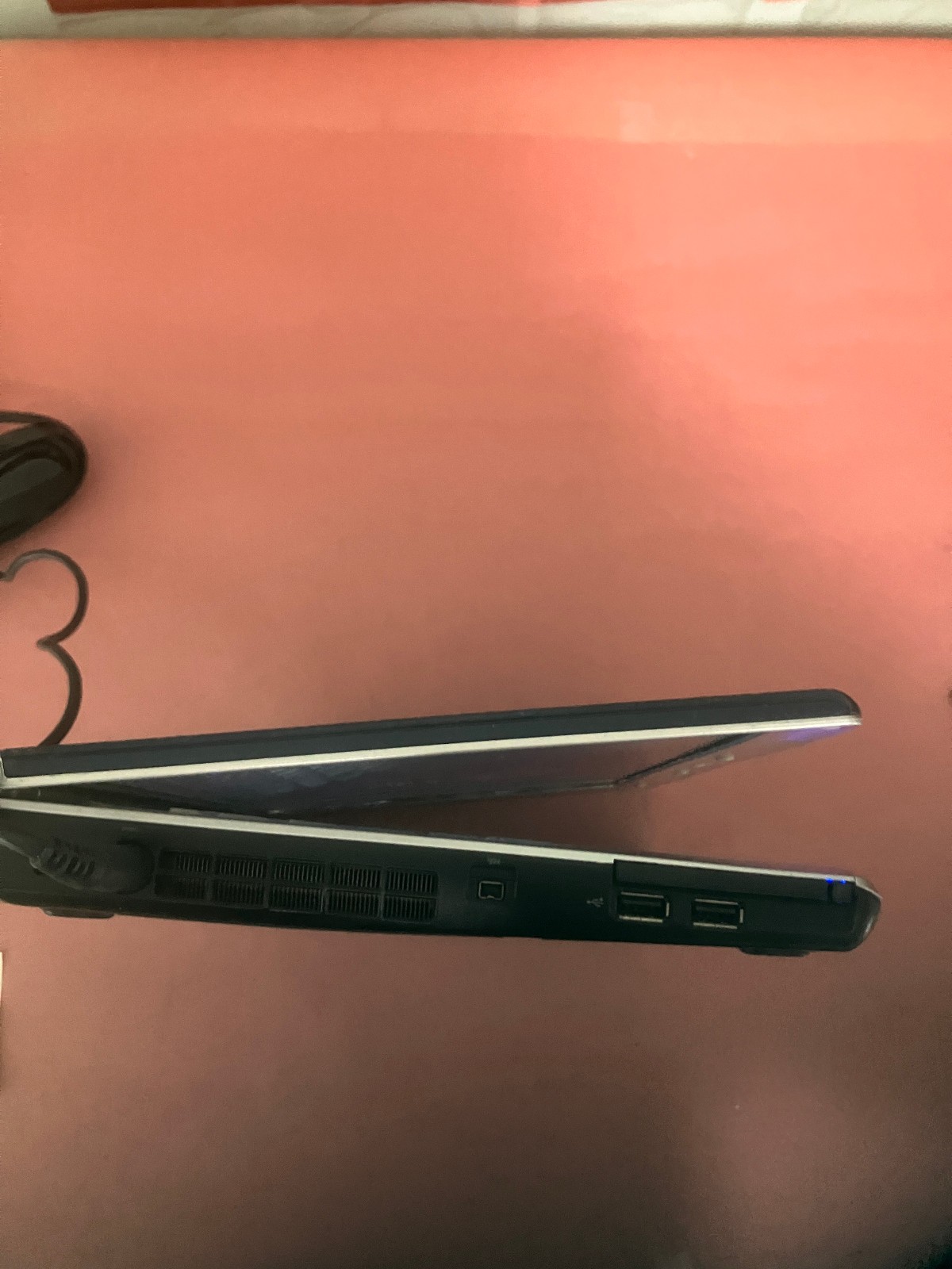 Dell Inspiron 1420 14″ Laptop Intel Core 2 Duo 3GB Intel (R) Cote (TM) 2 DUO