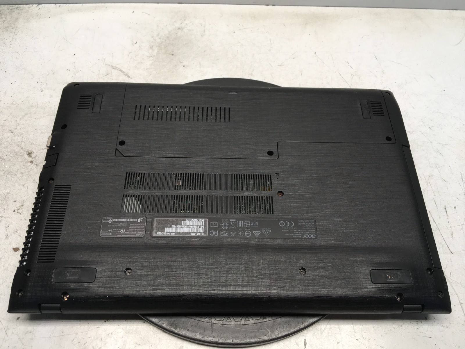 Acer Aspire E15 E5-575-53C7 Intel i5-7200U 2.5GHz 4 GB NO HDD