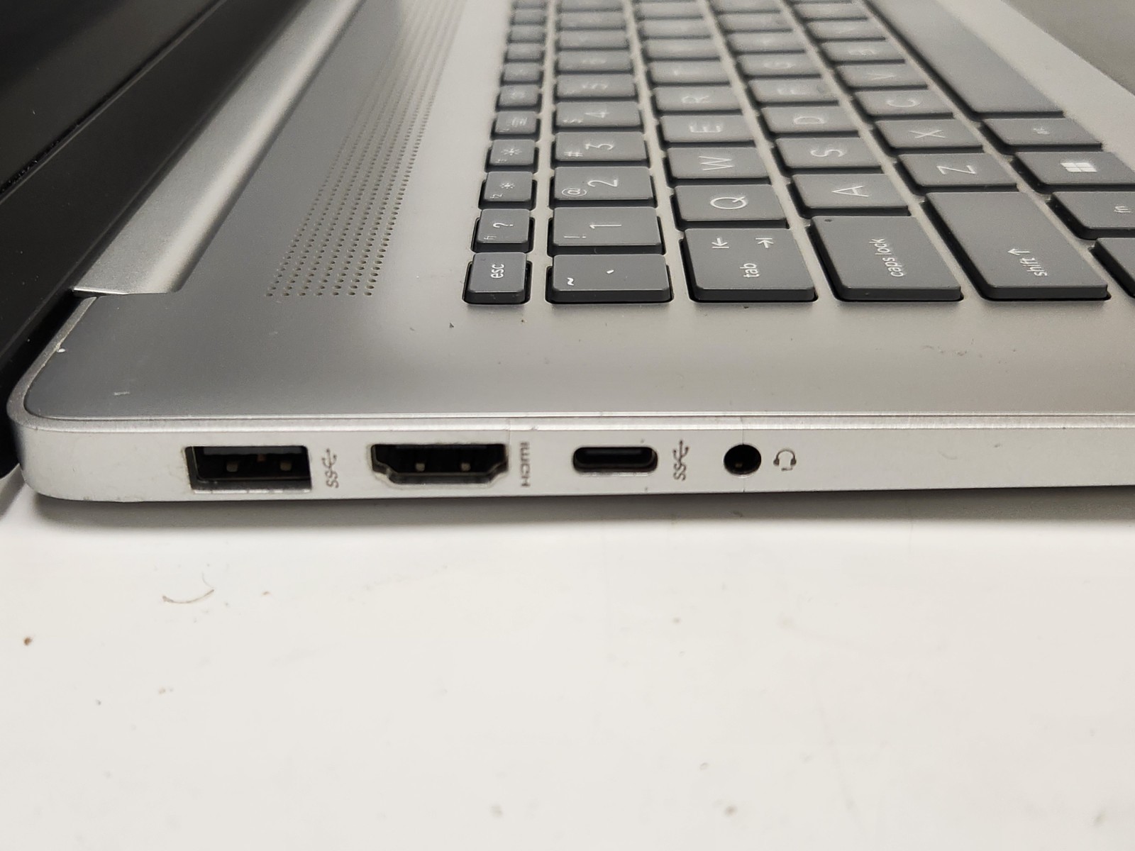 HP 17-cn3053cl 17.3″ Laptop FHD Intel i5-1335U 1.3GHz 8GB RAM 256GB SSD W11P