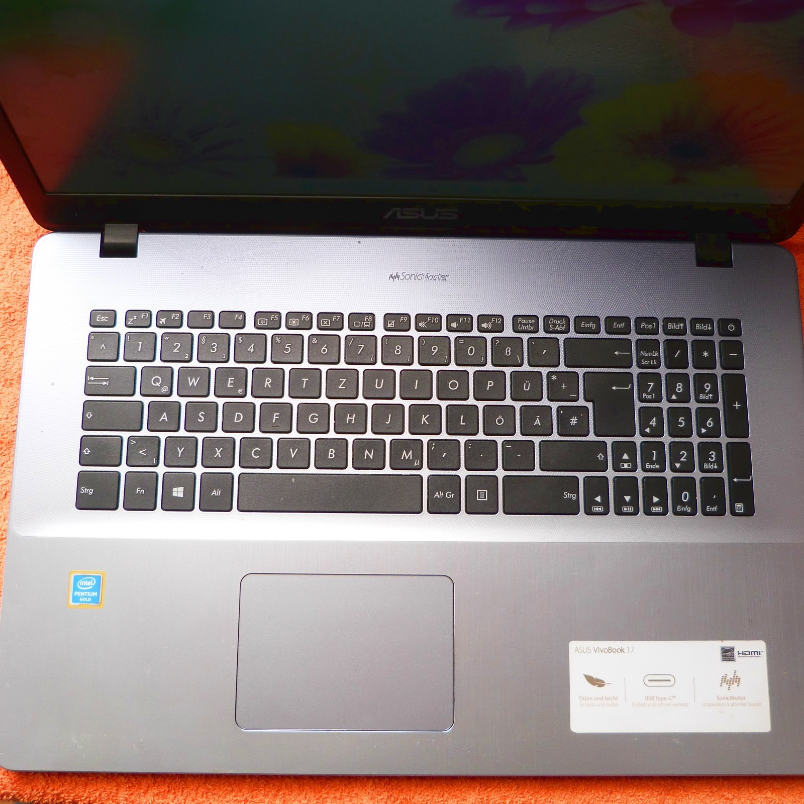 Asus F705 Vivobook UltraBook 17″ l SSD Windows 11 l Harman SOUND INTEL GOLD