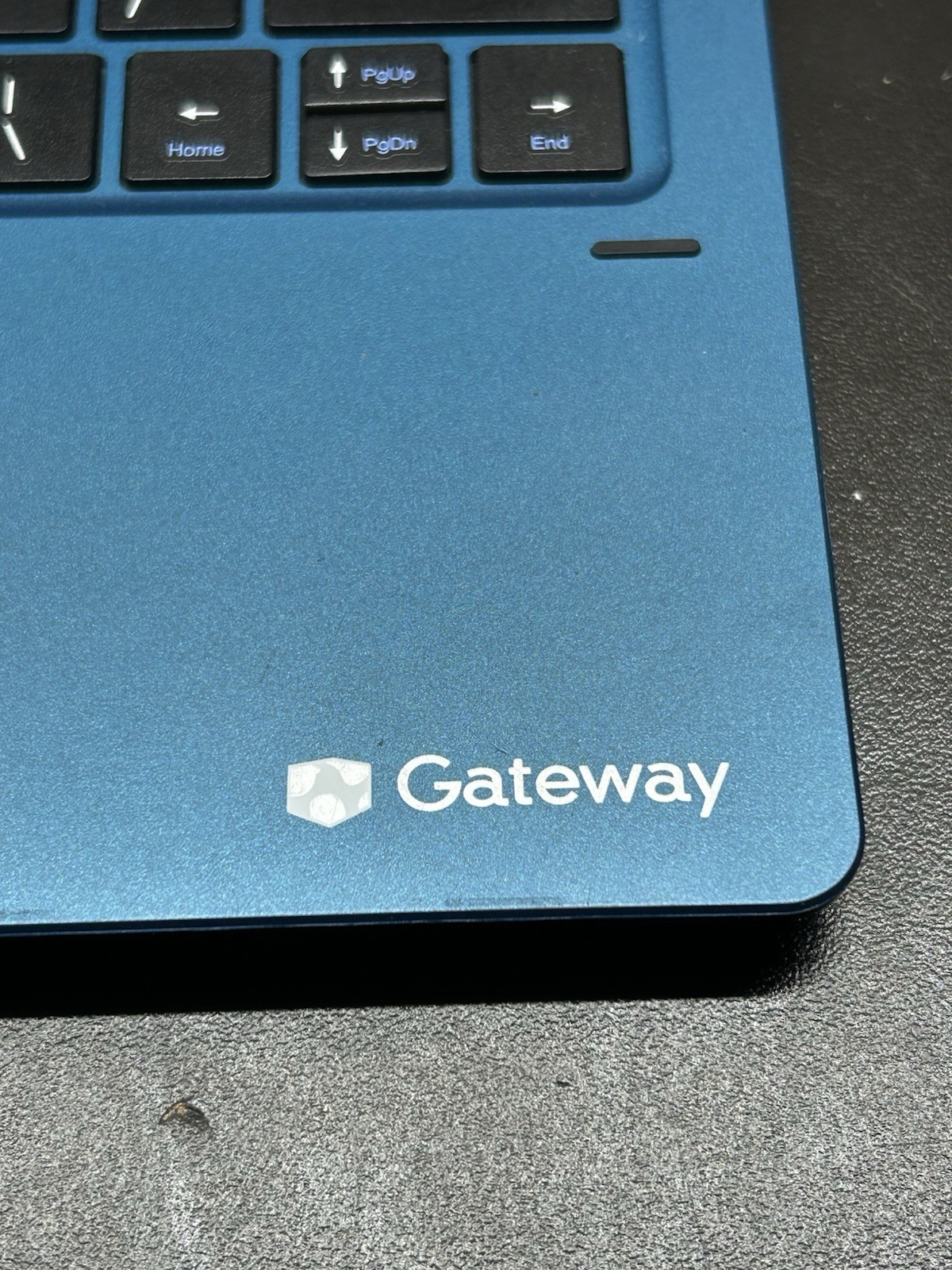 Gateway Touchscreen Laptop GWTC116-2BL Linux Mint Intel Celeron Tested No Chgr