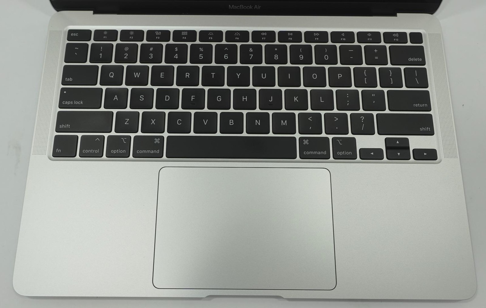 Apple MacBook Air 2020 A2179 13.3″ Core i5-1030NG7 1.1GHz 8GB 256GB Laptop