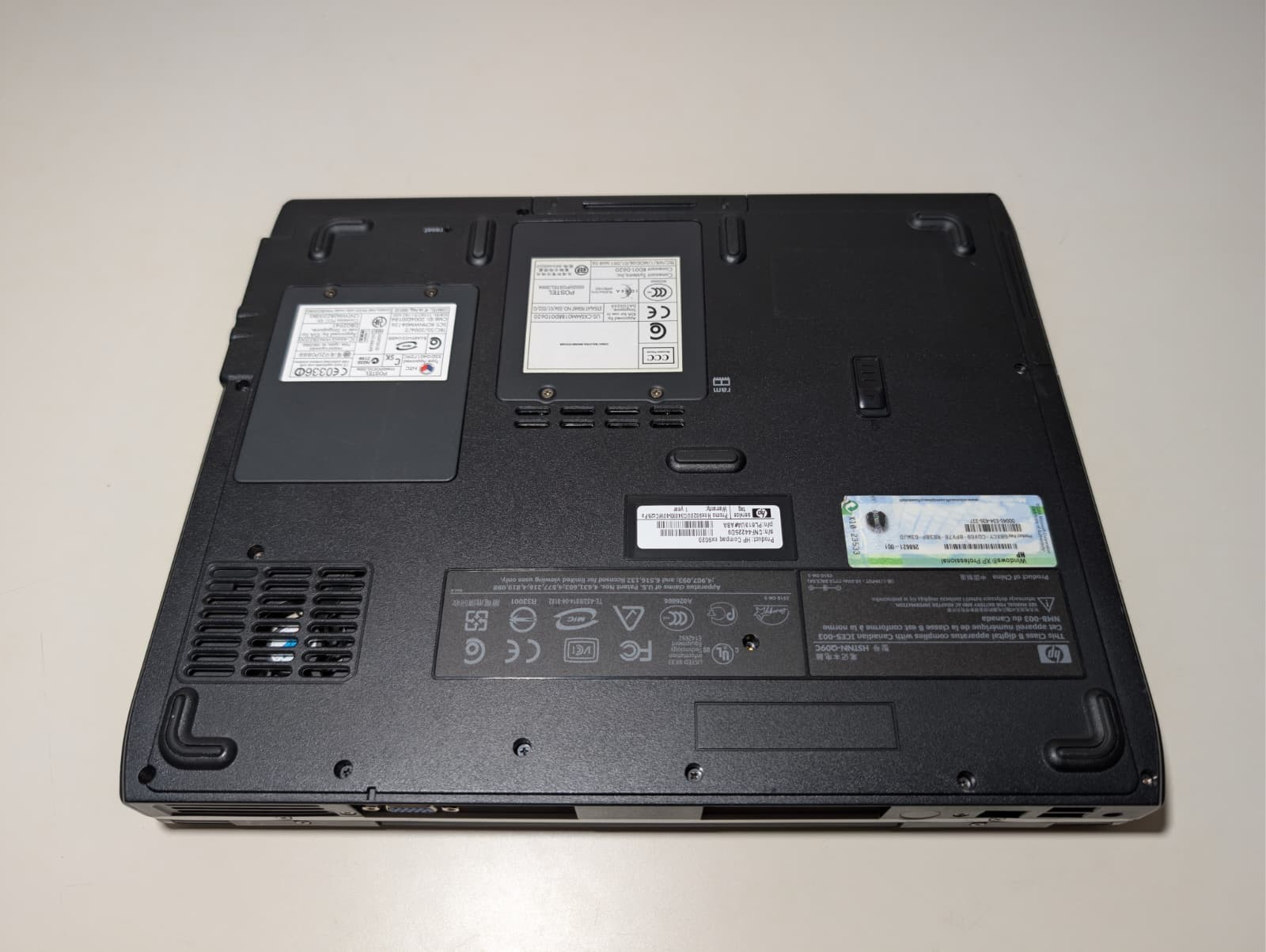 15″ HP Compaq NX9020 | Intel Celeron 256MB RAM 20GB HDD | Windows 98SE