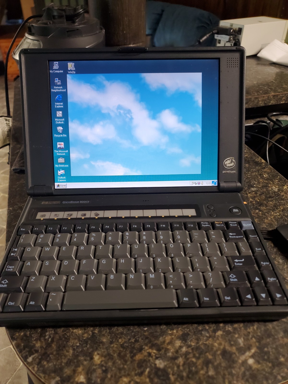 Hewlett Packard HP Omnibook 800CT Notebook Laptop Fully Functional Ships Free