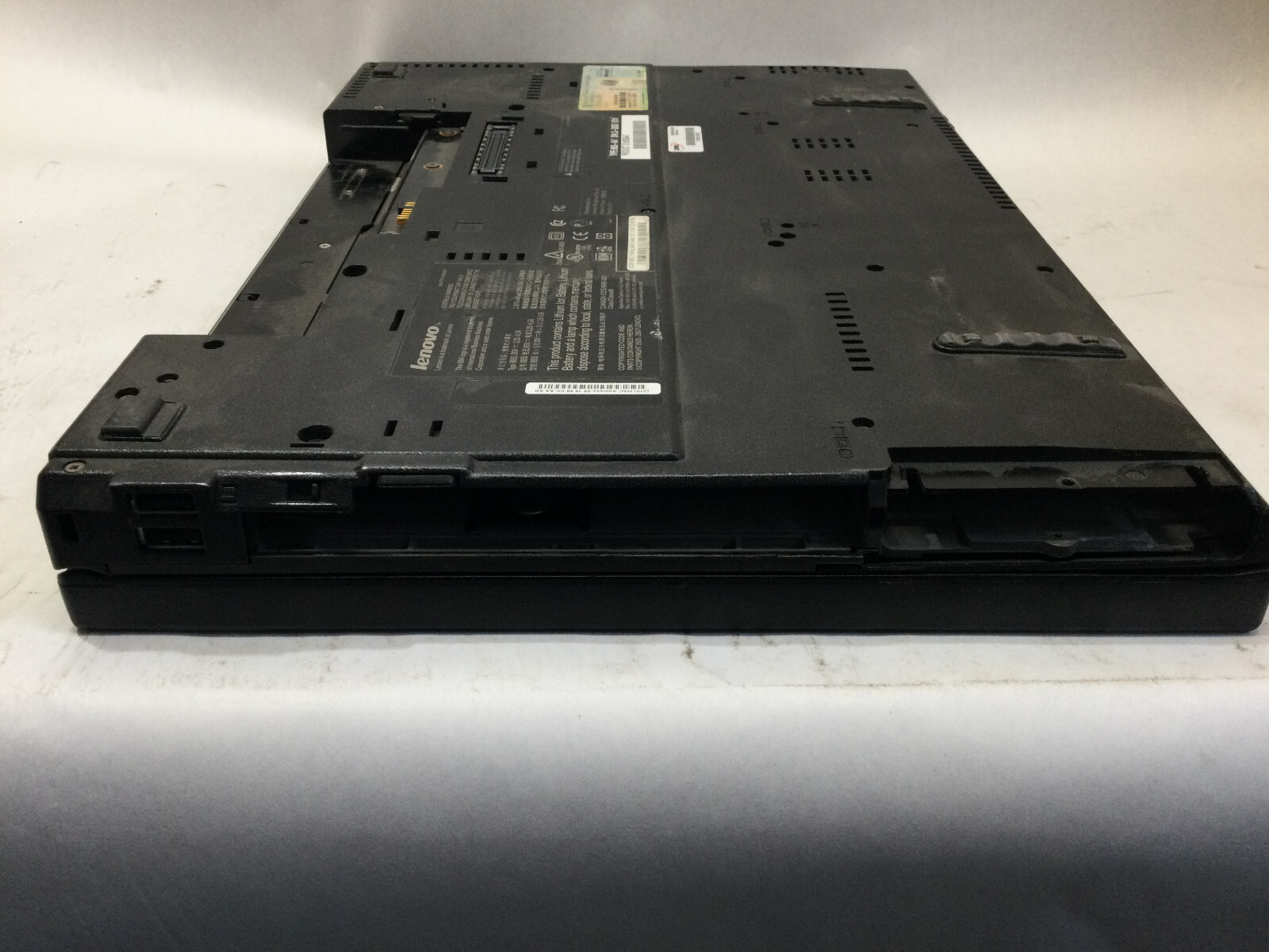 LENOVO THINKPAD R61 – FOR PARTS – NO RAM – INTEL CORE DUO – READ DESCRIPTION -BB