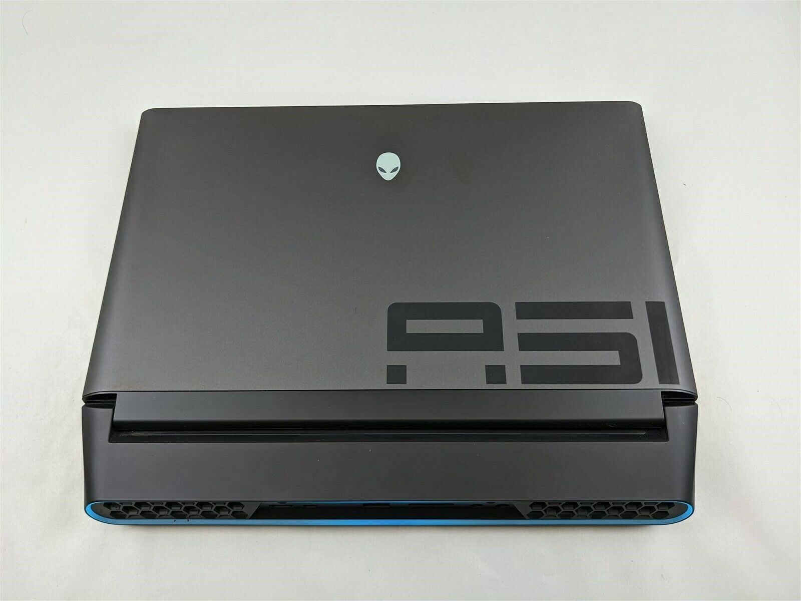 Alienware Area-51m i7-9700 3.00GHz 32GB RAM 1.5Tb SSD 17.3″ FHD RTX2070 8GB