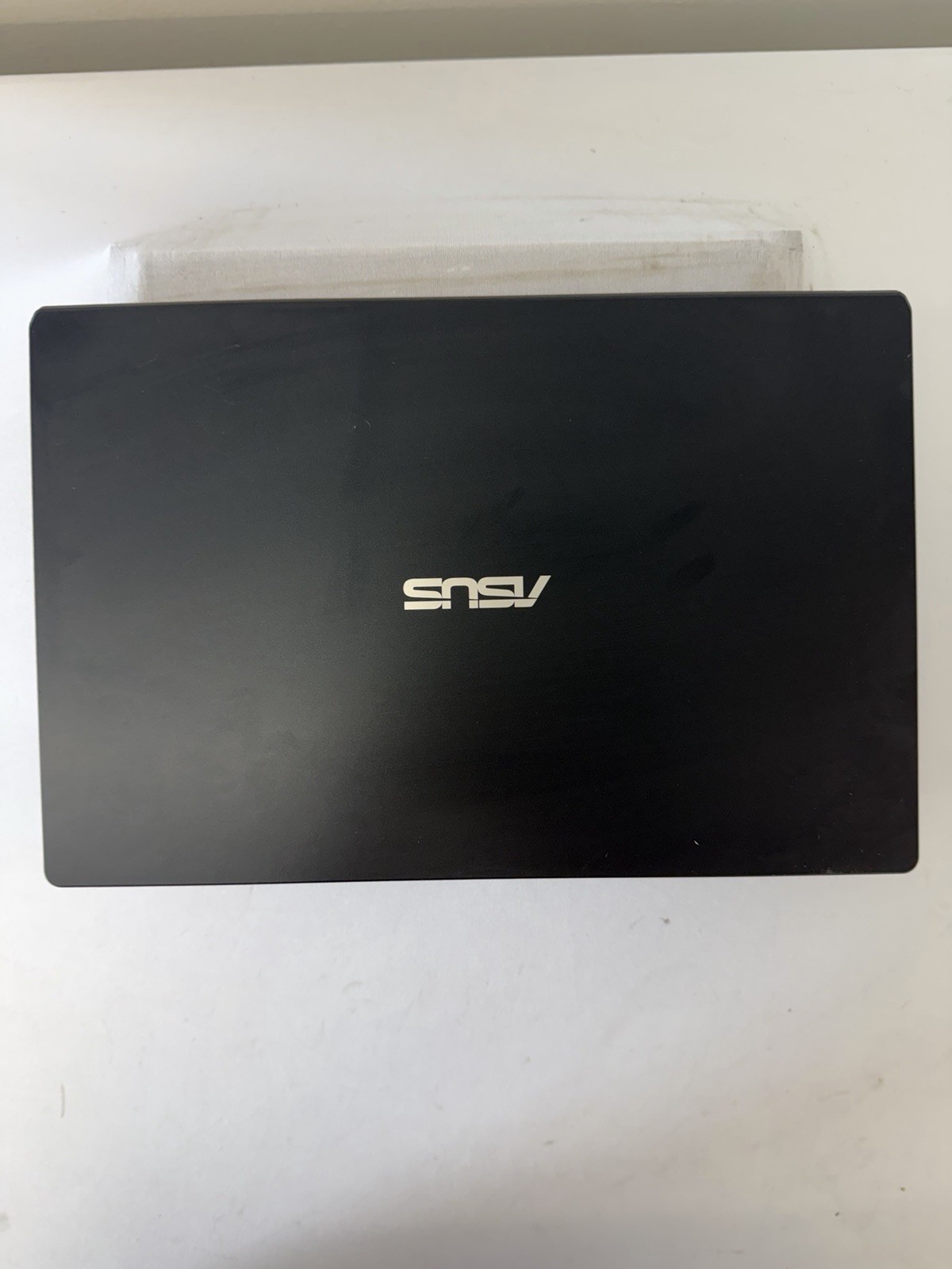 Asus E410M Laptop – Good Screen – Intel Celeron N4020 – RAM 4 GB – Read Des