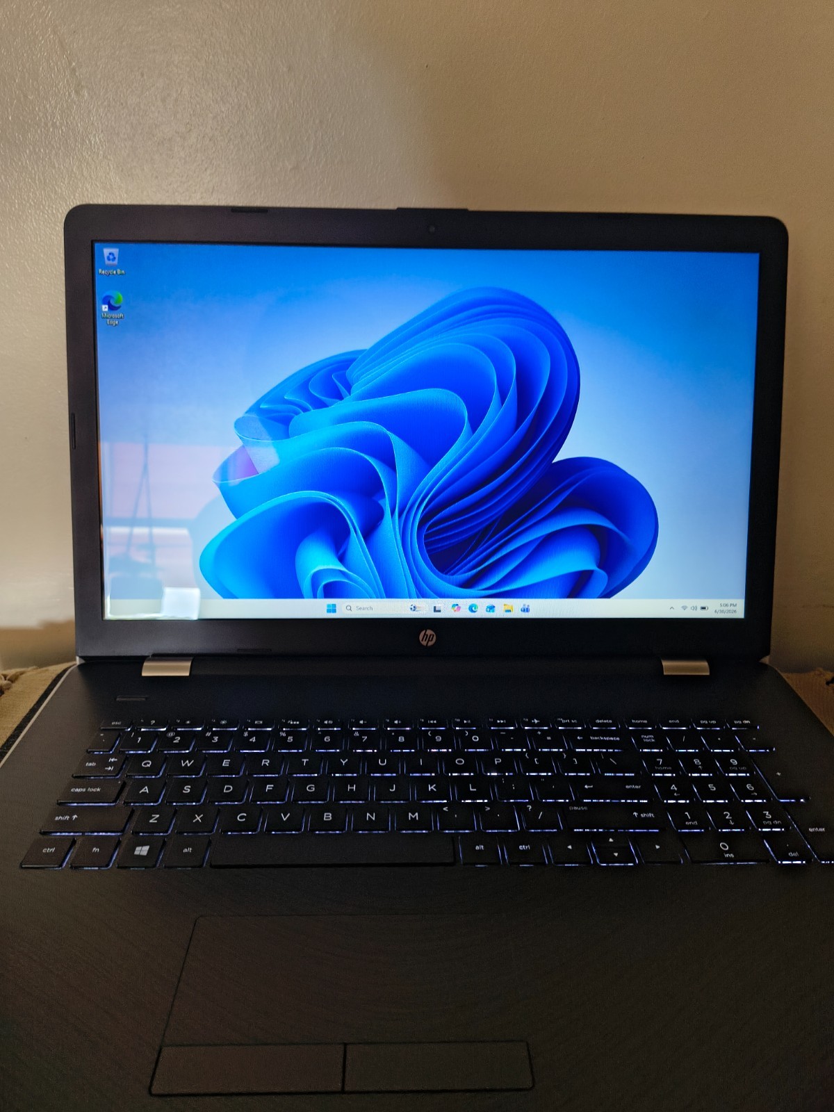 HP Notebook 17-bs004cy Core i3-7100U@2.50GHz 16GB Ram.128GB SSD+2TB HDD Win11Hm