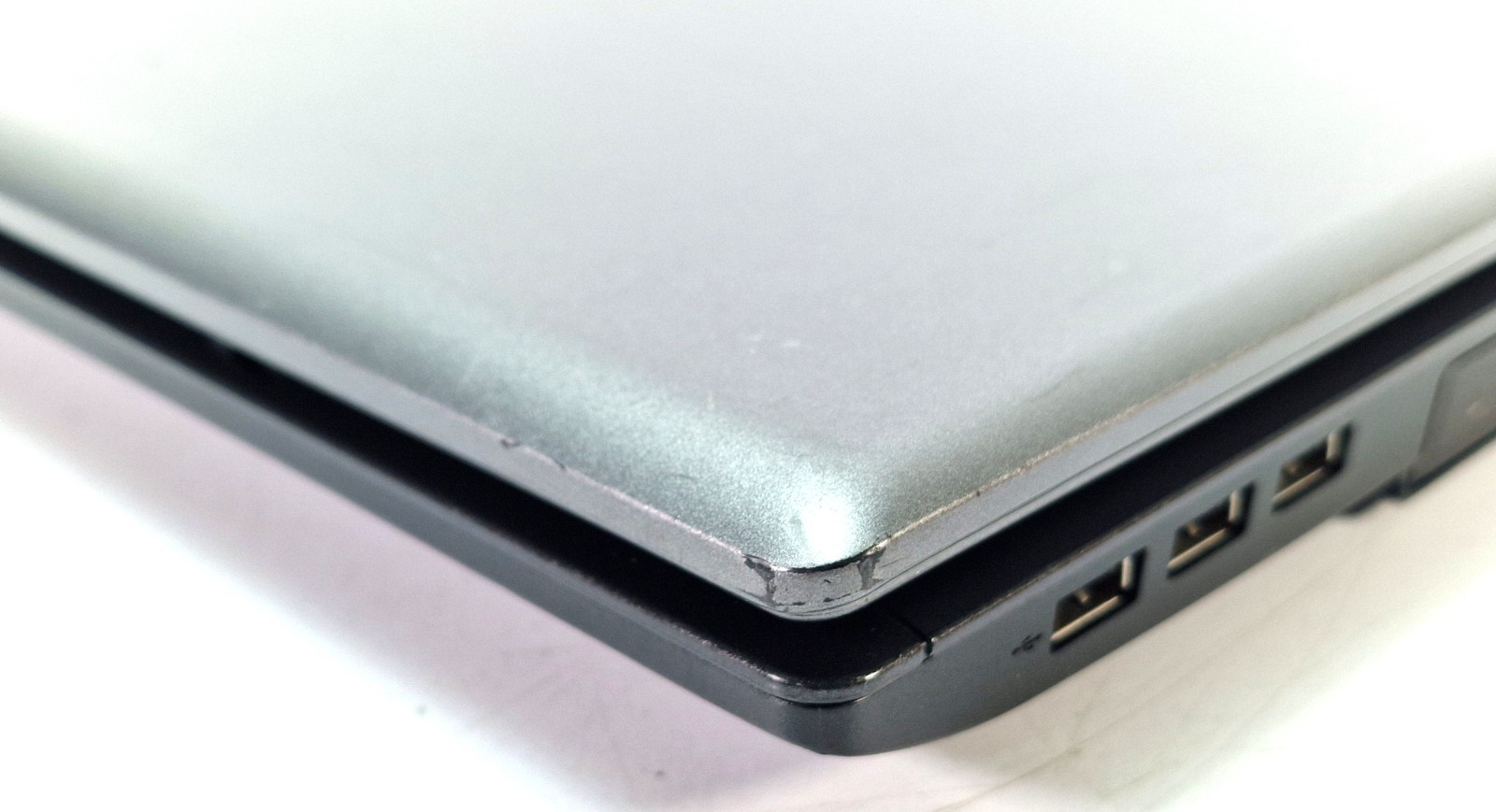 Fujitsu Siemens Esprimo Mobile V5535 Laptop T2370 Windows XP 2GB 80GB 15.4″ VGA