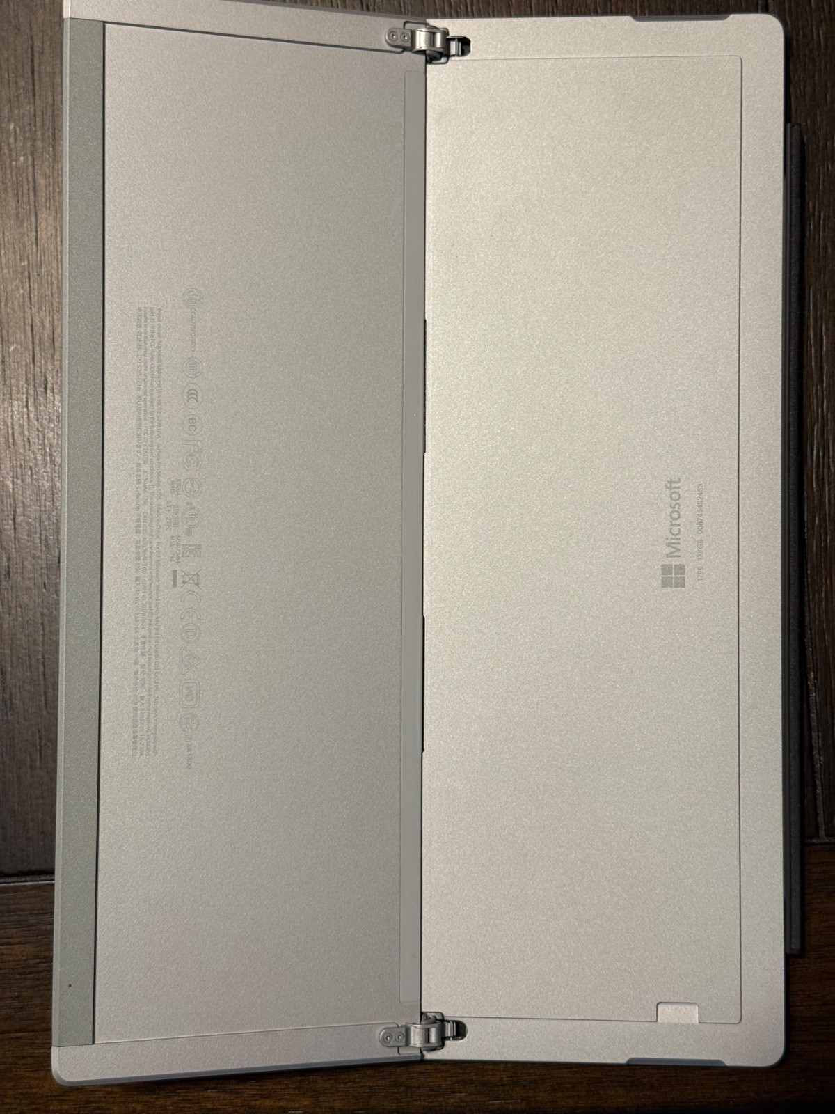 Microsoft Surface Pro 5 12.3″ 128GB SSD Intel Core M3 7th Generation 4gb RAM