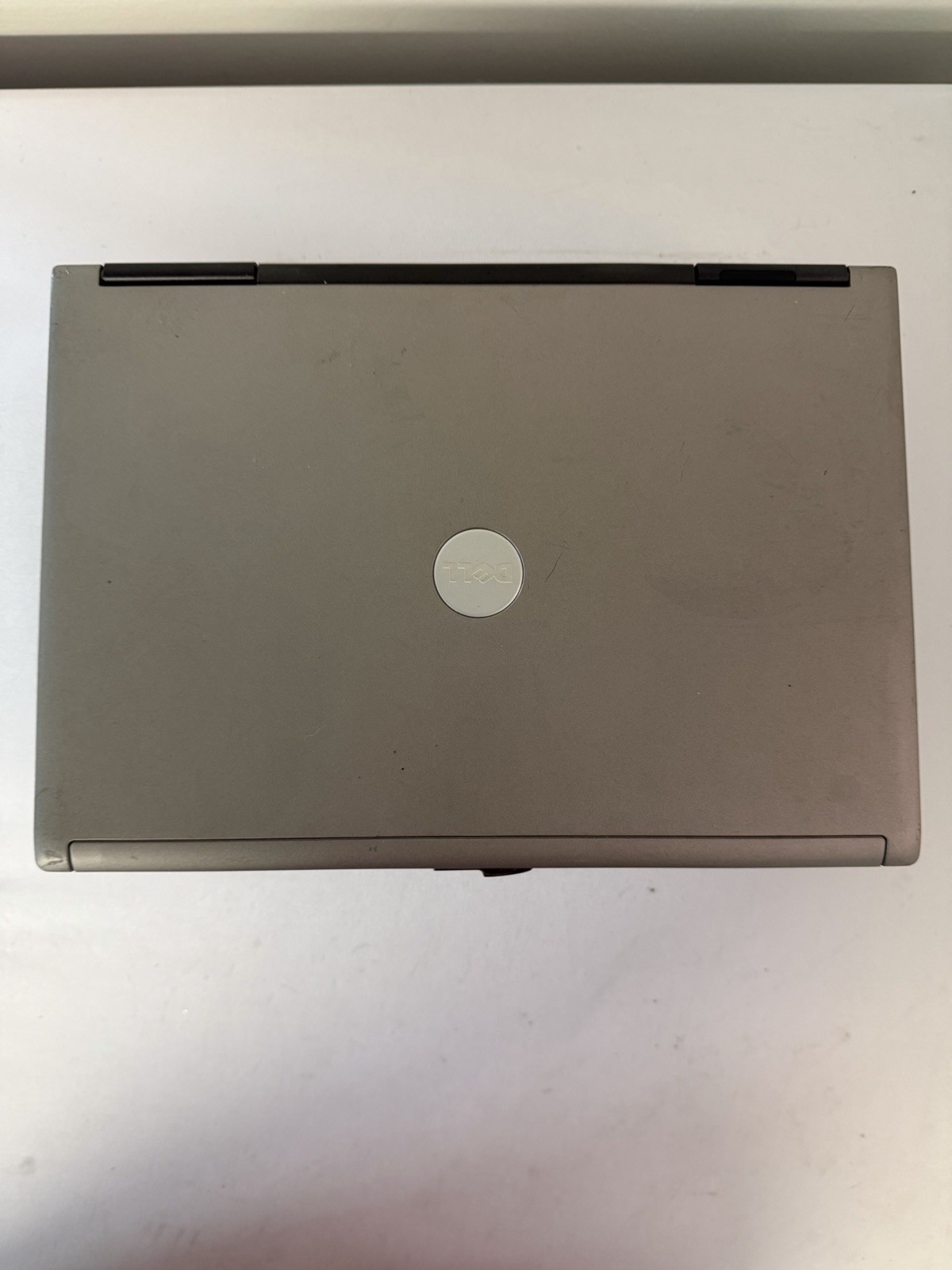 Dell Latitude D630 Laptop – Good Screen – Intel Duo 06FD – RAM 2 GB – Read Des
