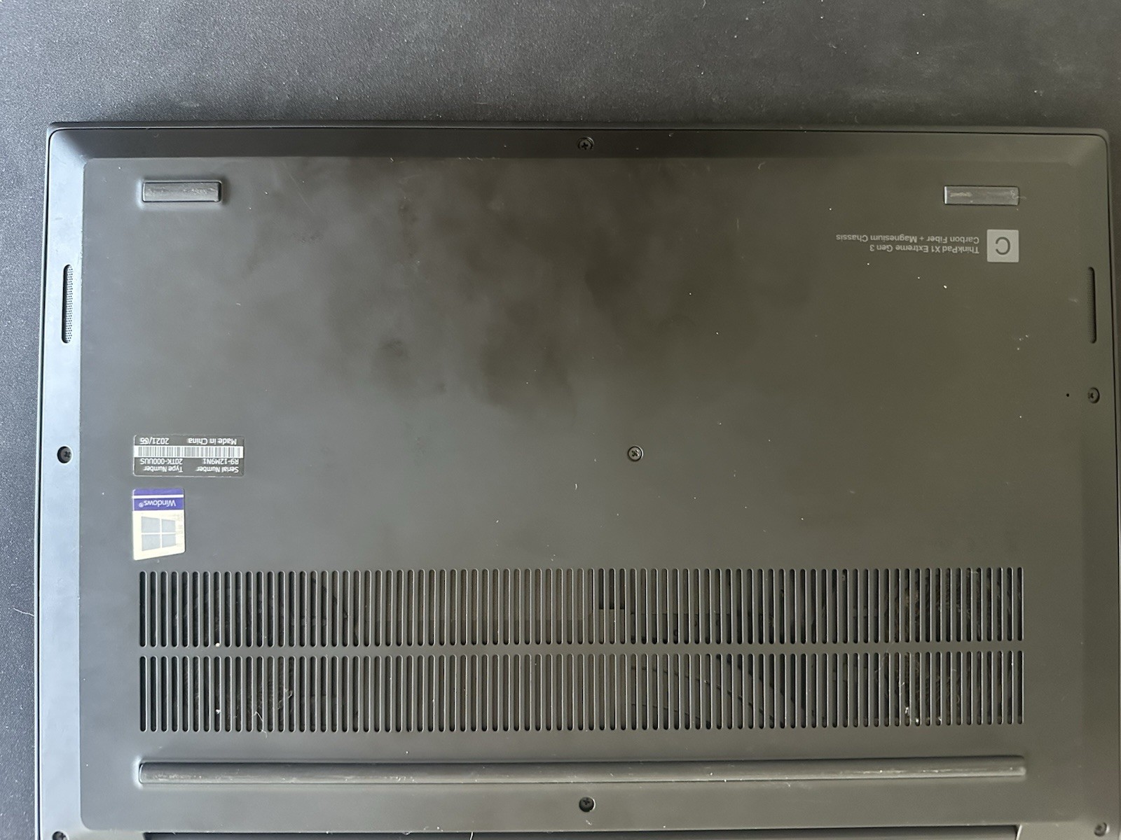 Lenovo ThinkPad X1 Extreme Gen 3 i7-10850H 16GB 256GB SSD GTX 1650 Ti WIN11P