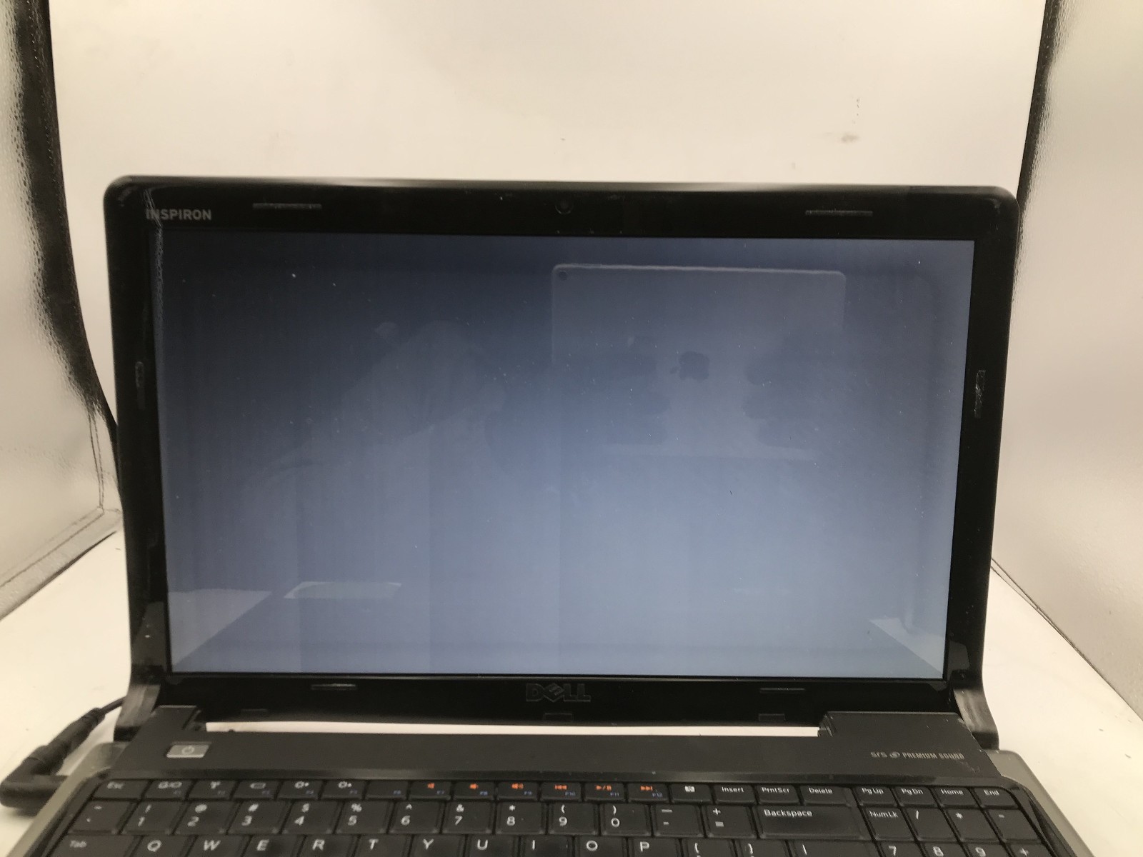DELL INSPIRON 1564 – FOR PARTS/REPAIR – INTEL I3 330M – NO RAM – READ DESC – BB!