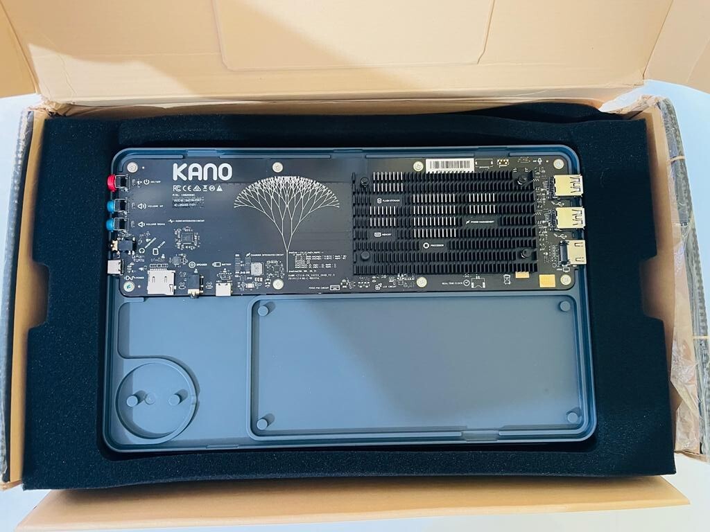 Kano PC Windows 10 Interl Processor 4GB RAM 64 GM Storage 11.6 touchscreen