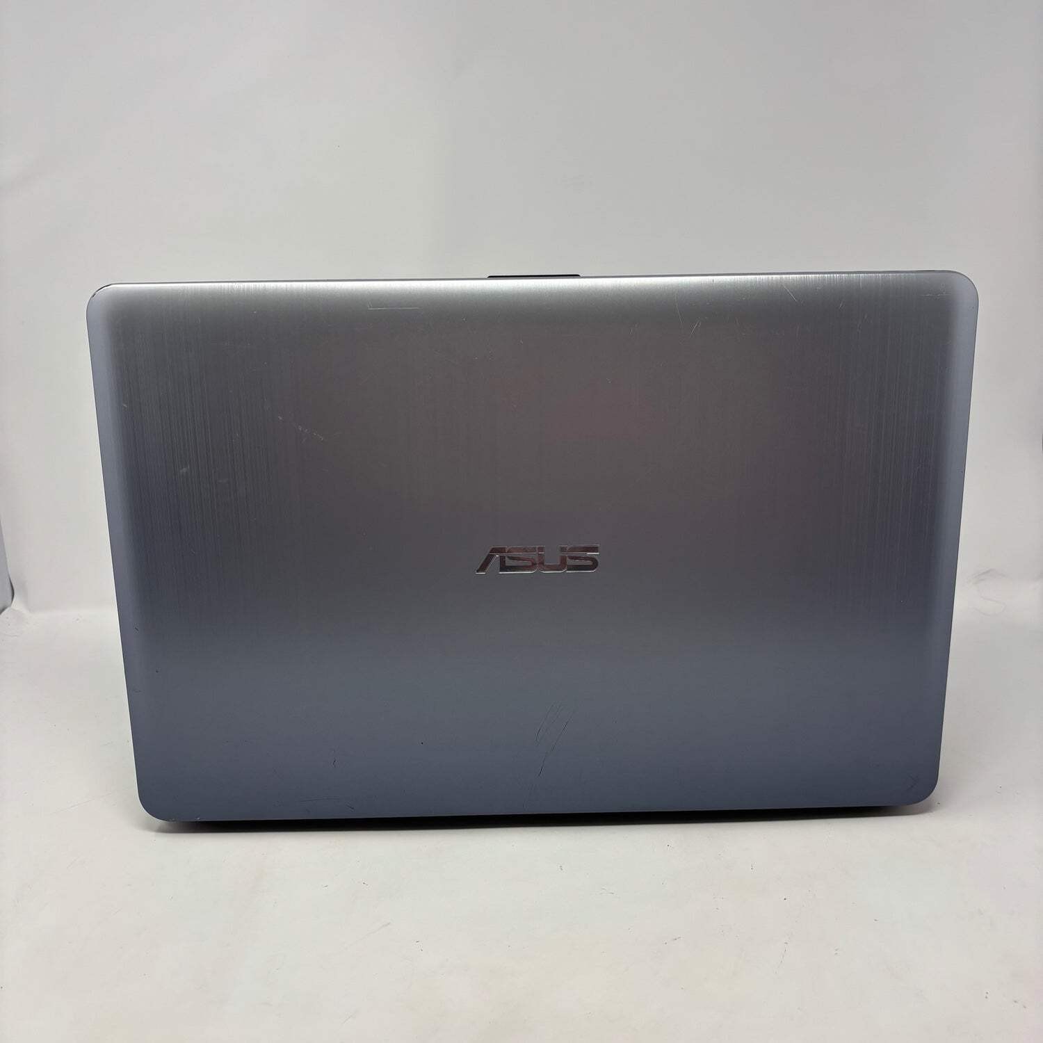 Broken Asus Vivobook 15 X540BA 15.6″ A9-9400 3.0GHz 8GB RAM 1TB HDD Bad Bat