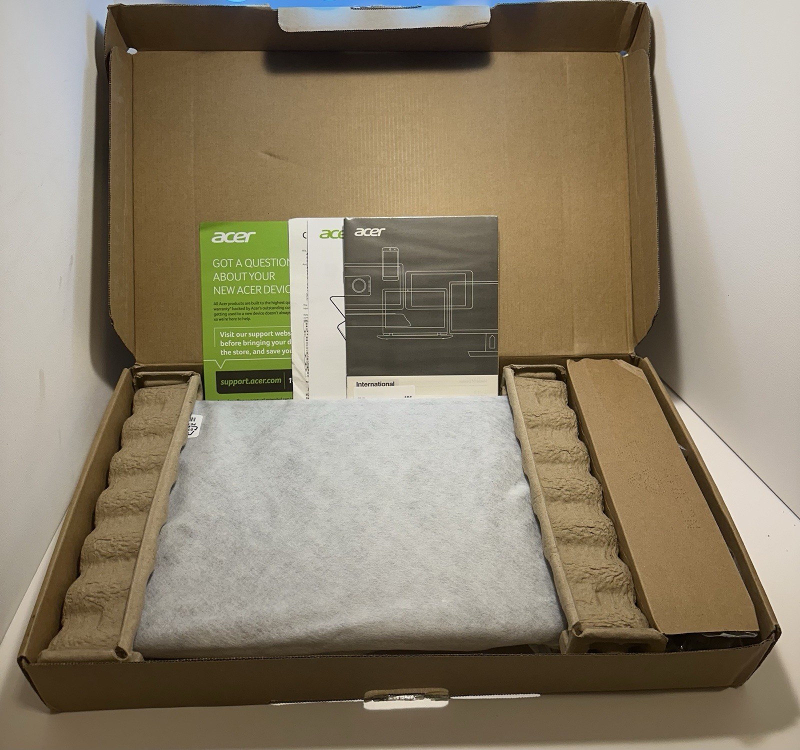 Acer Chromebook 15 CB3-532 – Excellent Condition – Works w/ Charger Only