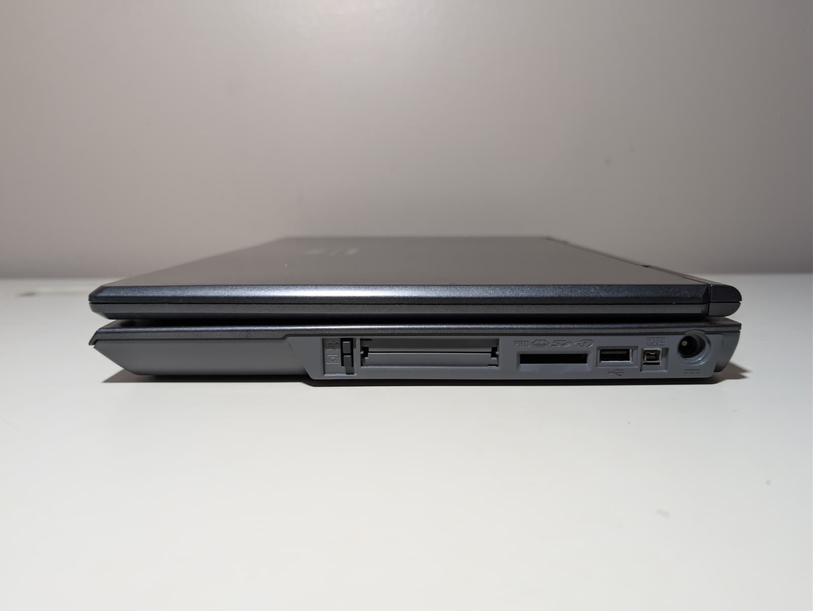 15″ FUJITSU LIFEBOOK A6120 | Core 2 Duo T8100 4GB RAM 500GB HDD | XP 32-Bit DVD