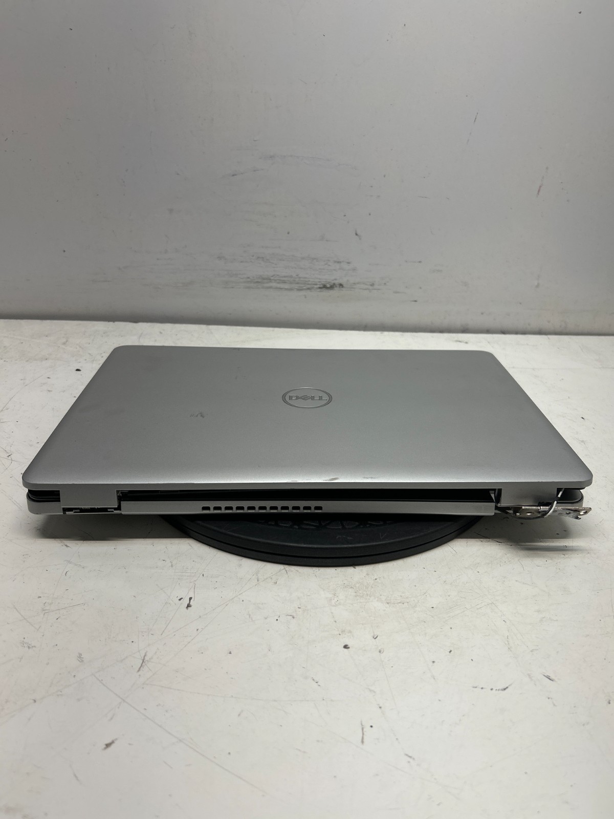 Dell Inspiron 15 5584 Intel Core i7-8565u NO RAM NO HDD NO BAT – FOR PARTS