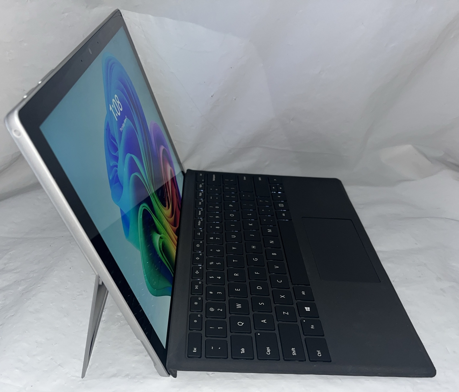 Microsoft Surface Pro 7 1866 i5-1035G4@1.1GHz, 8GB RAM, 128GB SSD *READ*