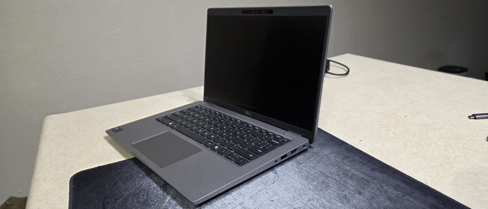 Dell Latitude 5450 14″ FHD TOUCH Core Ultra 7 165U 32GB 512GB NVMe Win 11 Gray