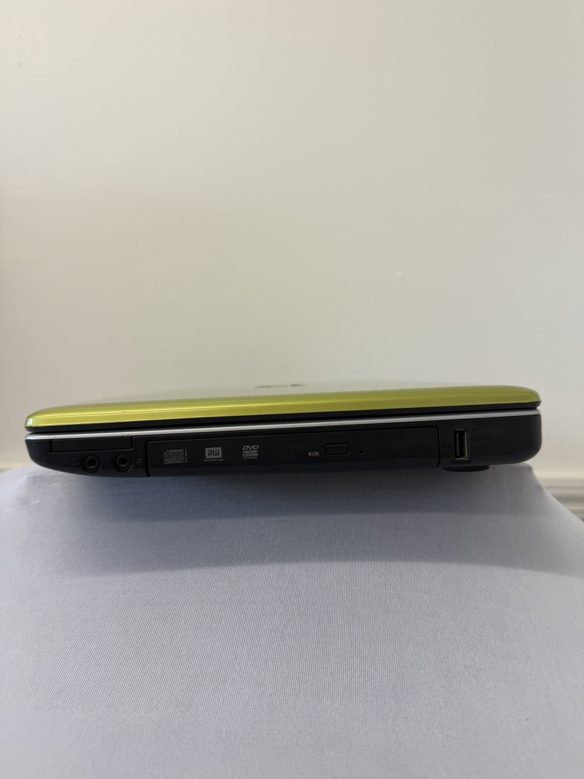 Dell Inspiron 1440 Laptop – Good Screen – Core 2 Duo T6600 – Read Des