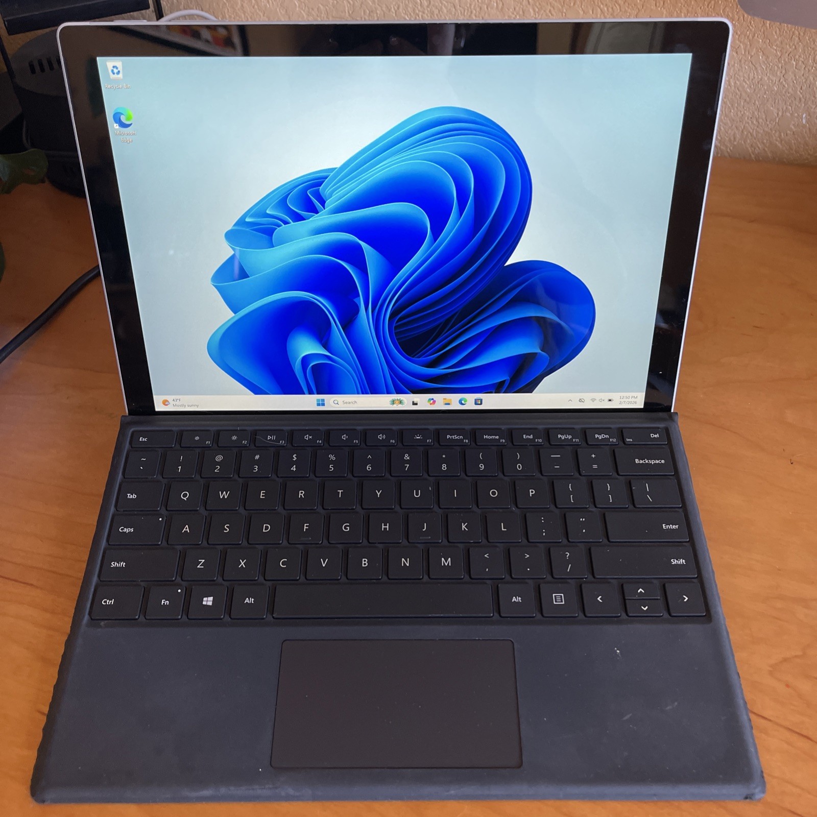 Microsoft Surface Pro 7 12.3″ Tablet i5-1035G4 8GB 128GB SSD Win11 BAD KEYBOARD