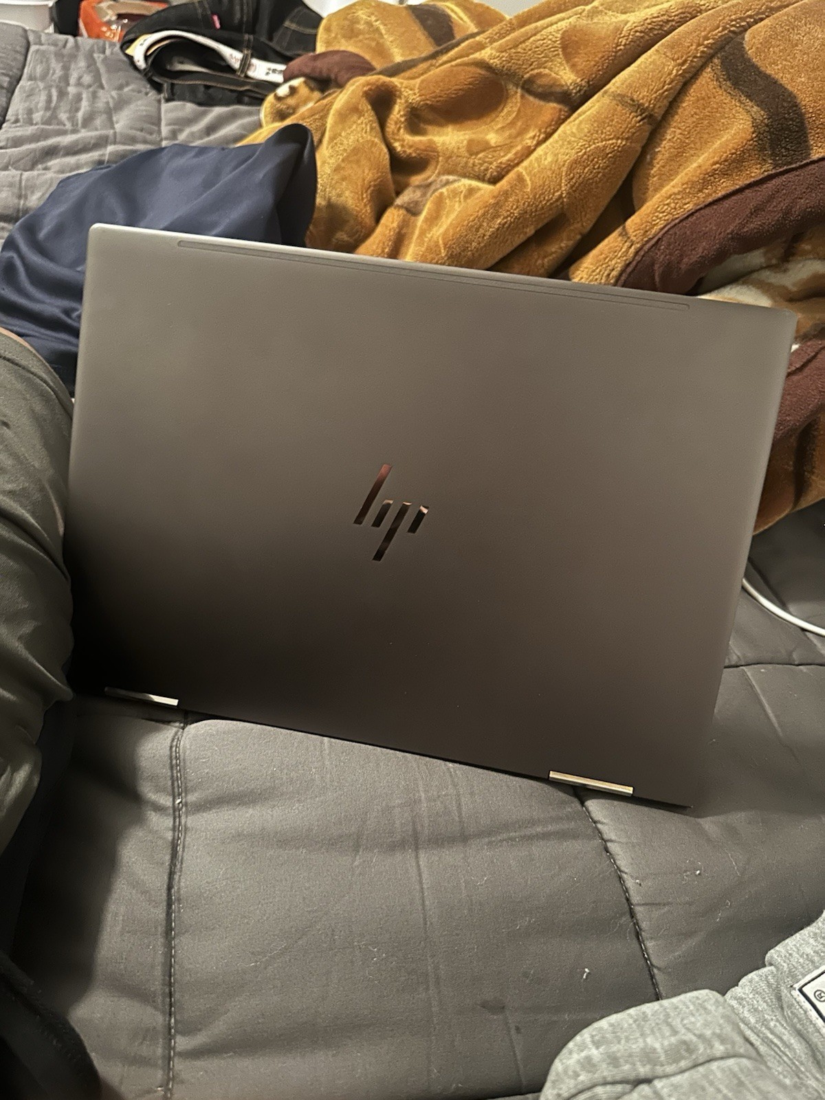 HP Spectre x360 13.3″ Convertible Laptop Black/Gold i7 8GB 256GB SSD Touchscreen