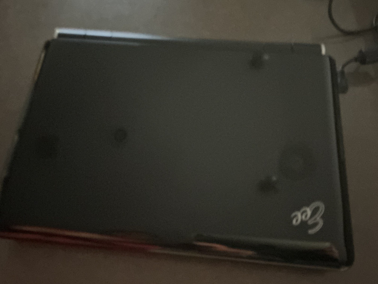 ASUS Eee PC 904HA 8.9-inch Netbook Intel Atom N270 1GB DDR2 RAM 160GB HD Win XP