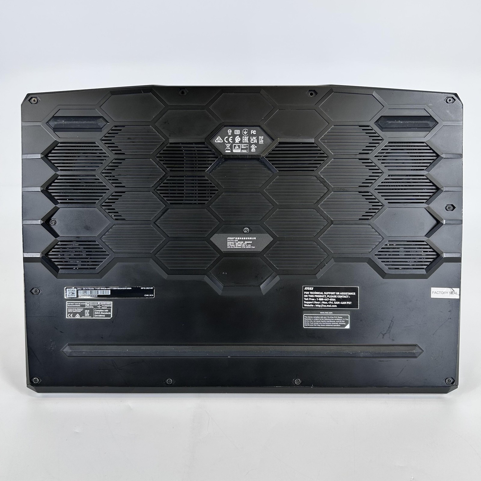 MSI Raider GE76 17.3 144Hz FHD i7-11800H 2.3GHz 16GB 1TB RTX 3060 Bad USB-C Port