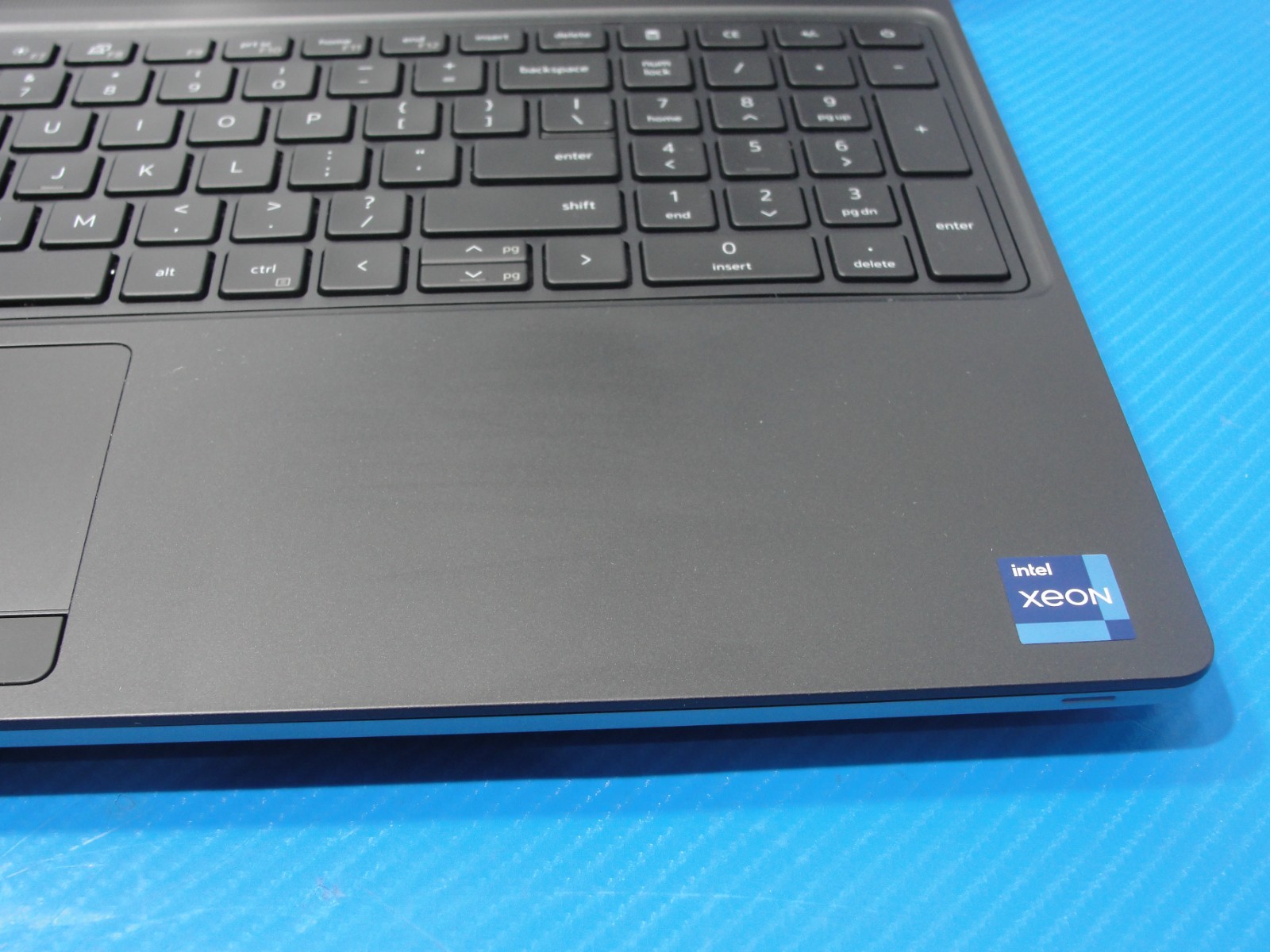 Dell Precision 7560 15.6″ FHD Xeon W-11955M 2.6GHz 64GB 512GB Win11Pro RTX A2000