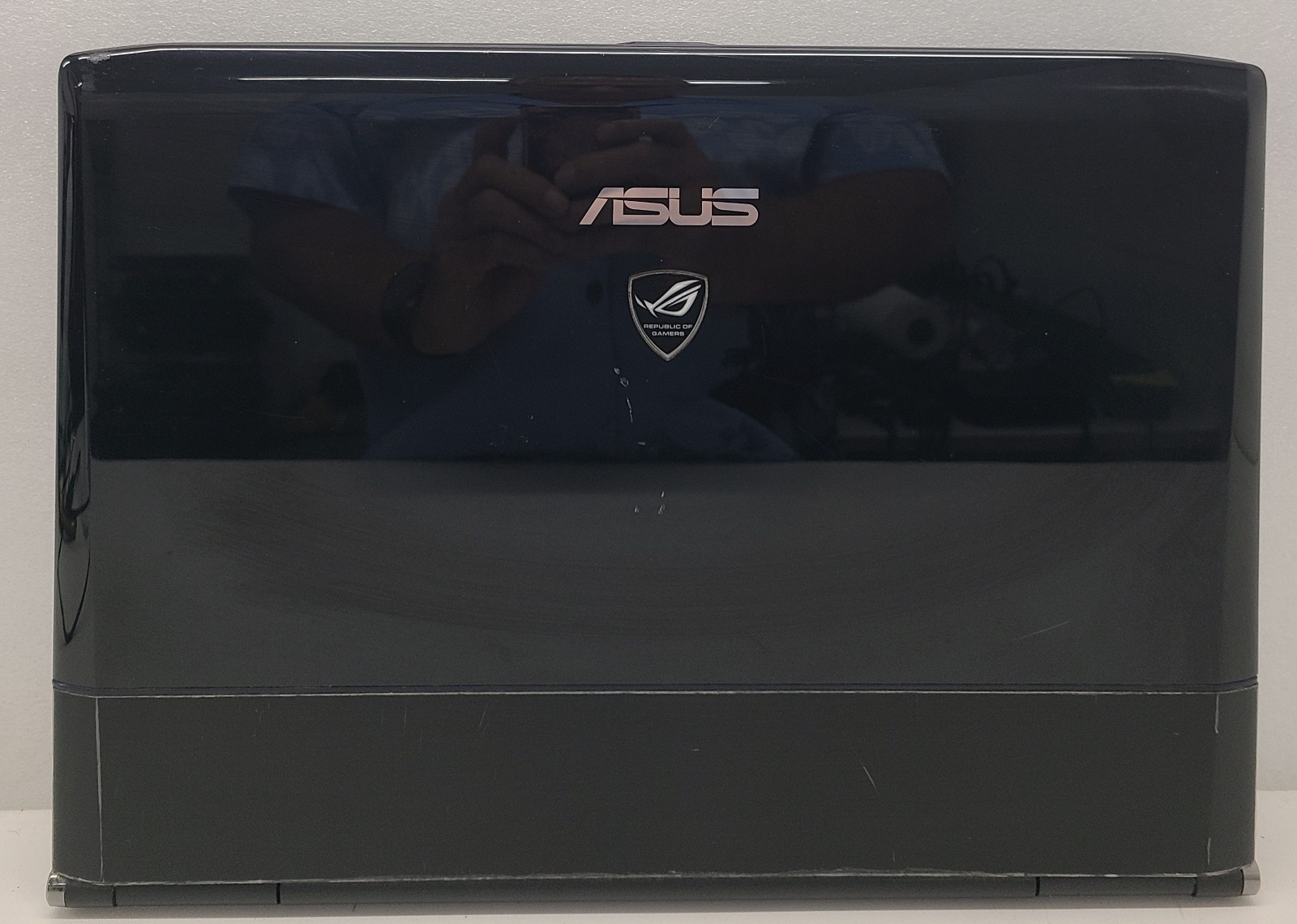ASUS ROG G72GX 17.3″ Laptop Intel Core 2 Duo P8700 6GB Ram NO HD/OS (FL)