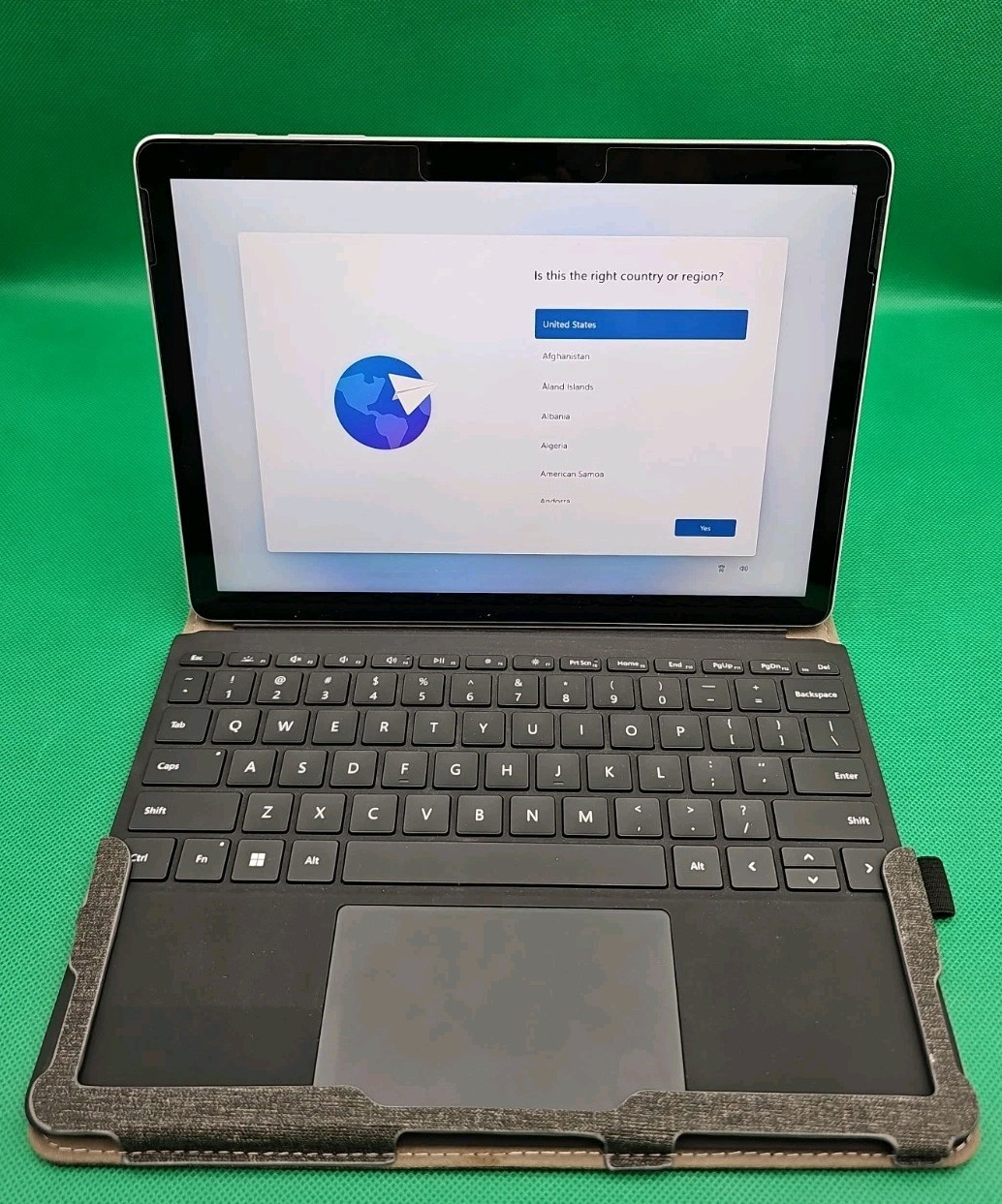 Microsoft Surface Go 3 10.5″ Intel Pentium Gold 6500 128GB SSD 8GB RAM Intel UHD