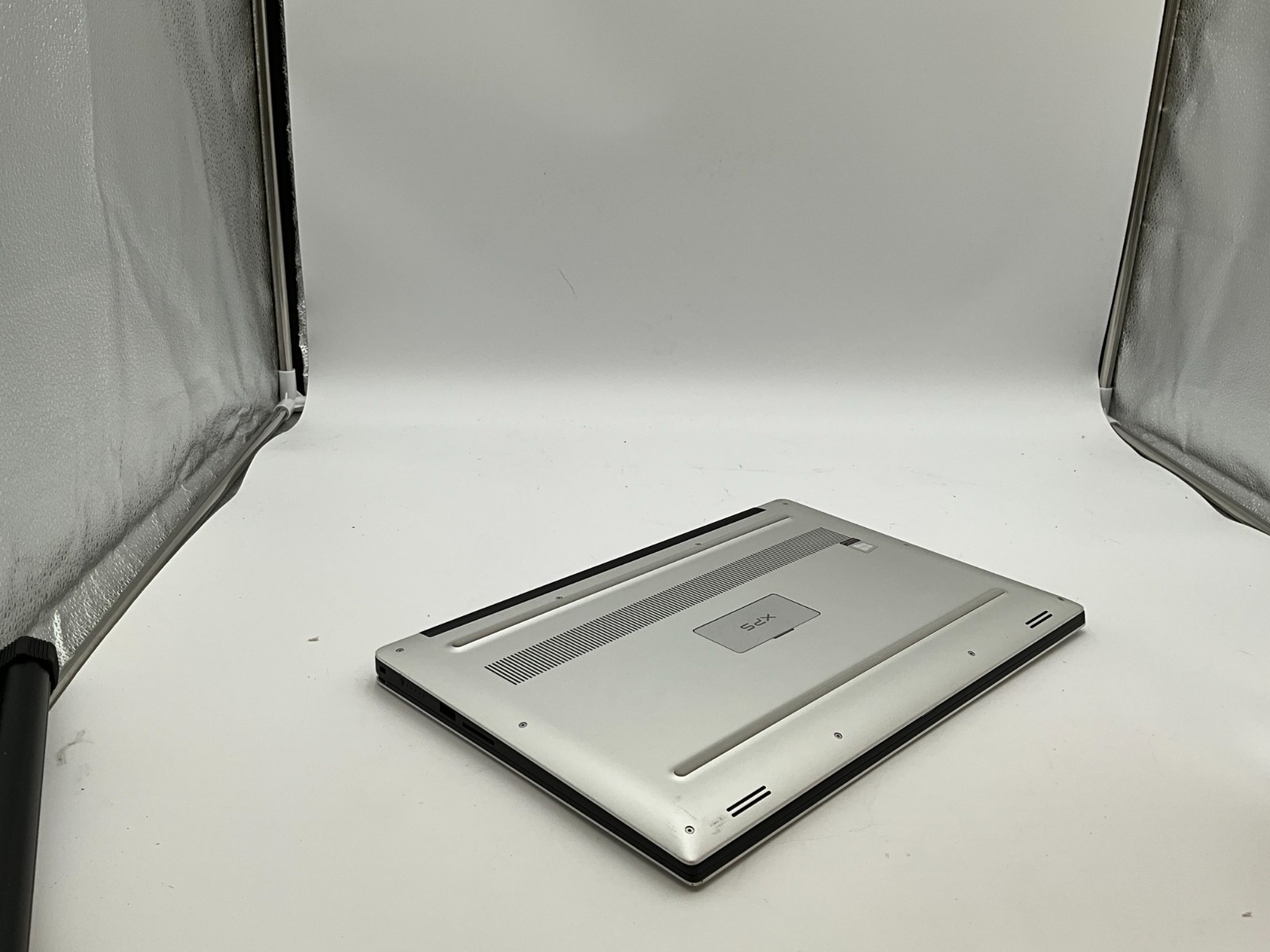 DELL XPS 15 7590 i7-9750H 32GB 1TB NVME GTX 1650 *WIN 11 LAPTOP 5KVHGB3 *read*