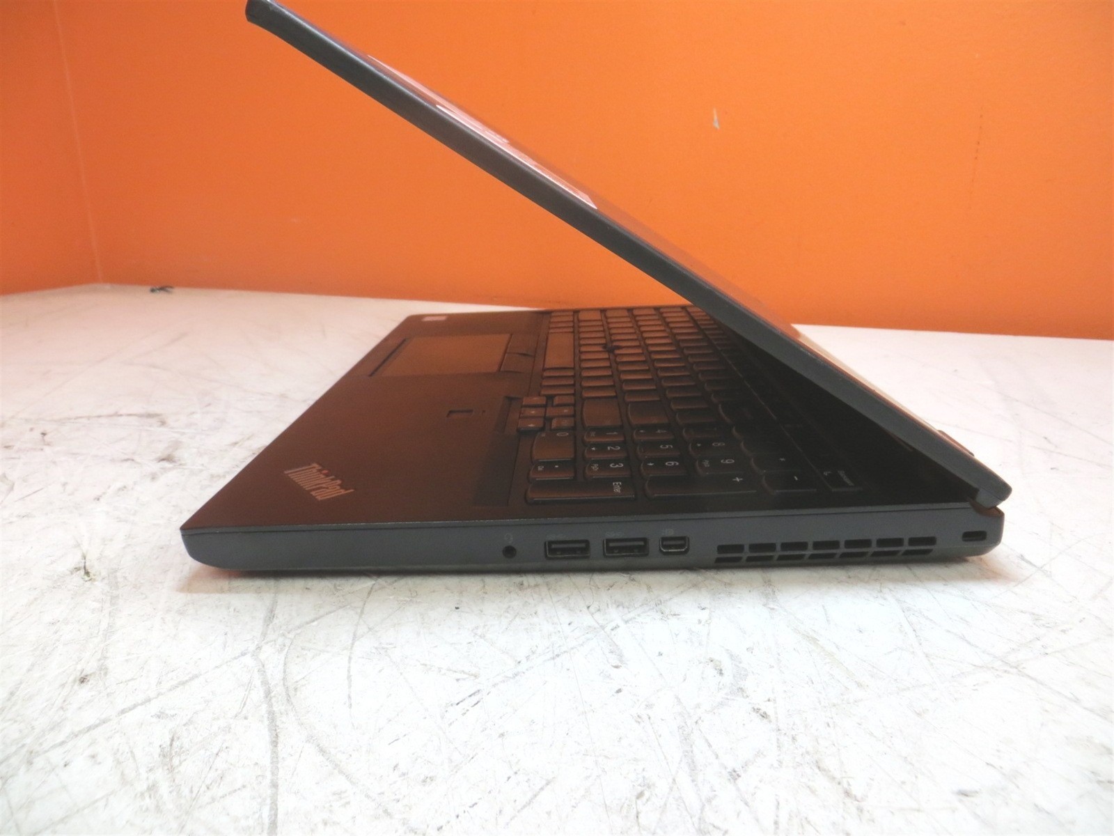 Scratched LCD Lenovo ThinkPad P52 Laptop Intel i7-8850H 2.6GHz 16GB 512GB No PSU