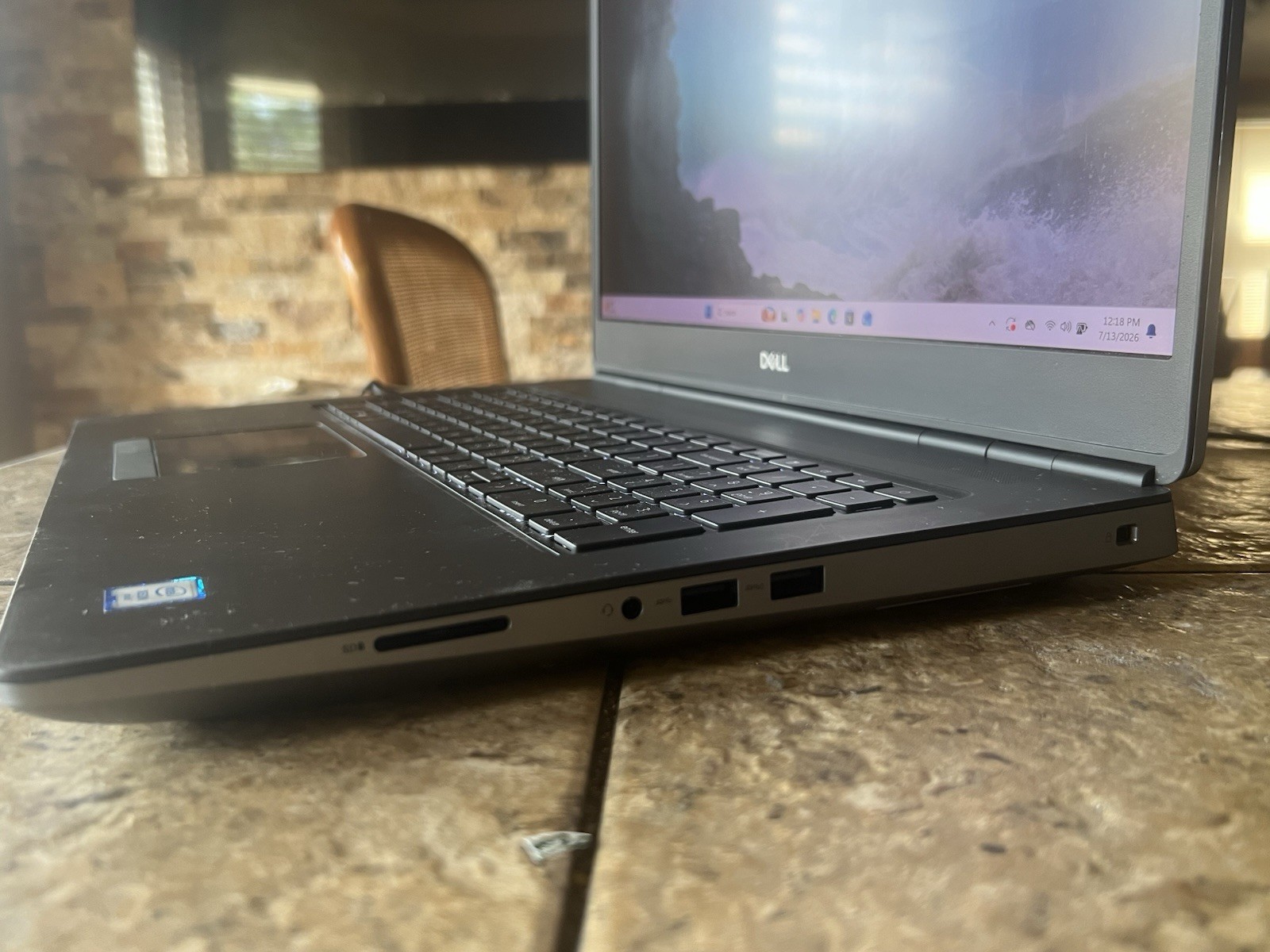 Dell Precision 7750 17.3″ NVIDIA T1000 2.8GHz Intel Xeon W-10855M 64GB 512GB