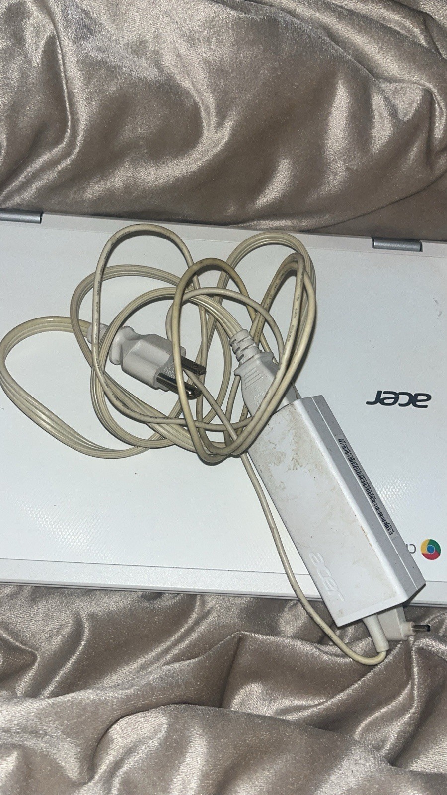 Acer Chromebook 11 N15Q8 Intel, White With Case Comes With Charger
