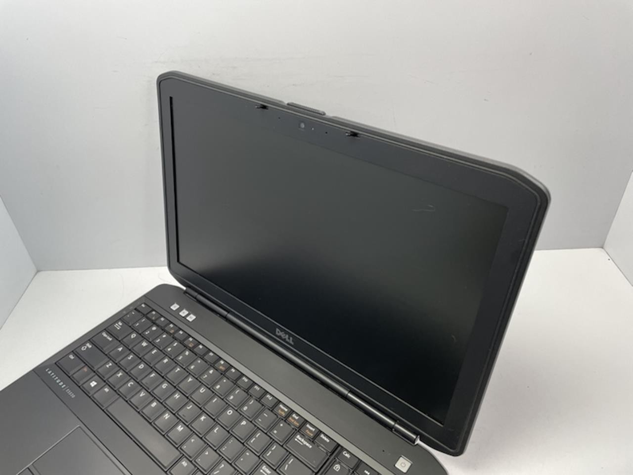 DELL LATITUDE E5530 NON-VPRO Laptop Intel Core i5-3210M 2.50GHZ + 4GB No HD/OS