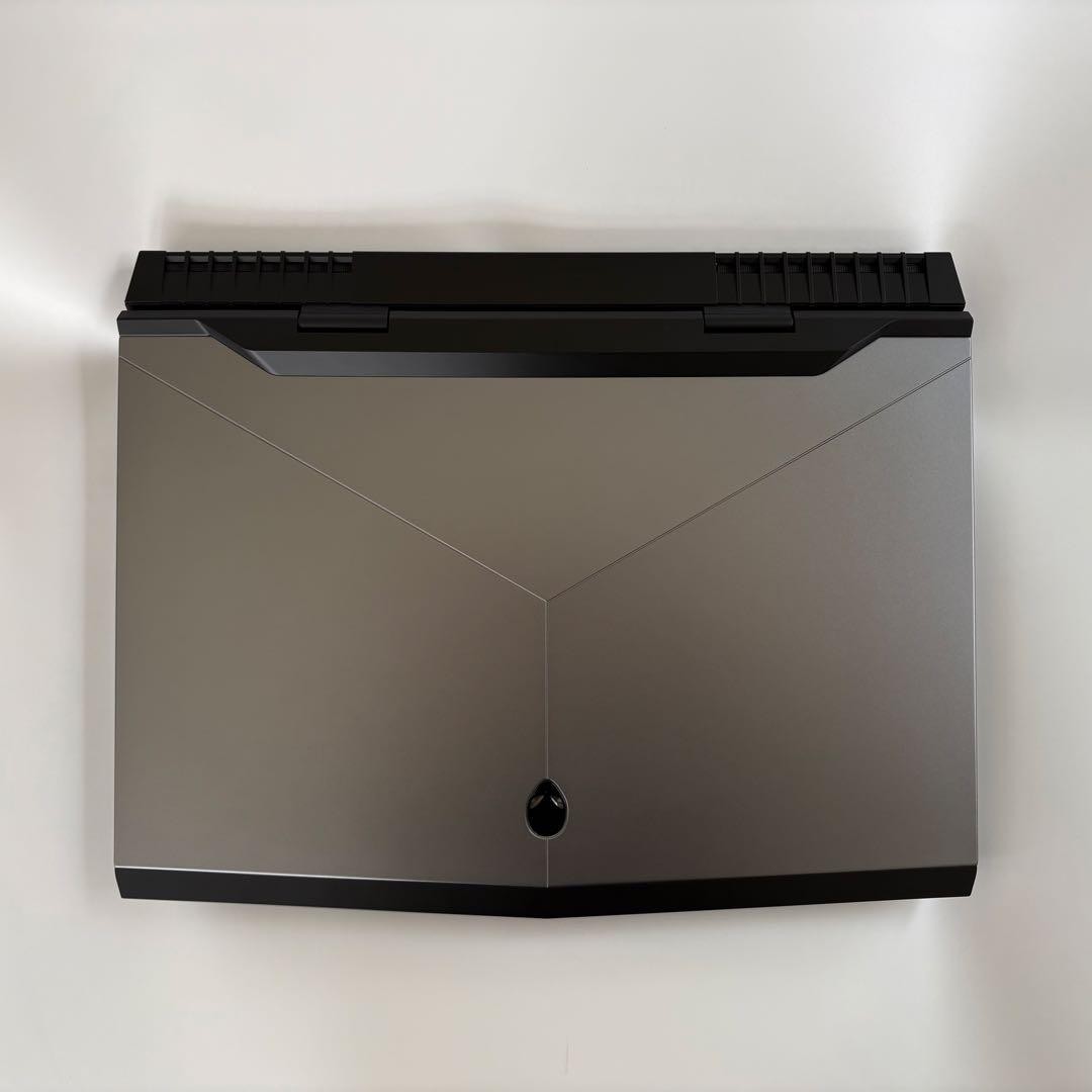 Alienware 17 R4 Gaming Laptop GTX1070 i7-7820HK 16GB RAM 256GB SSD+1TB HDD