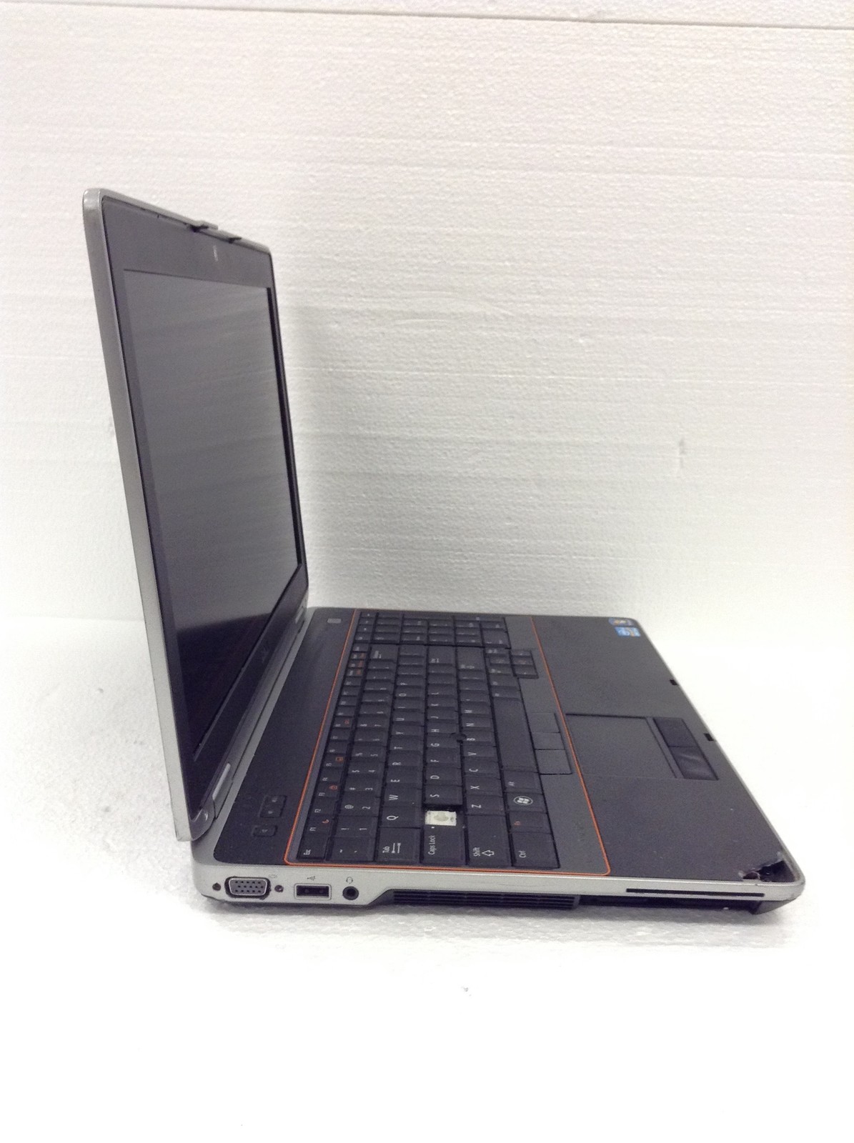 Dell Latitude E6520 Laptop i7-2720QM 2.2GHz 8GB 15.6″ NO HD, For Parts FREE SHIP