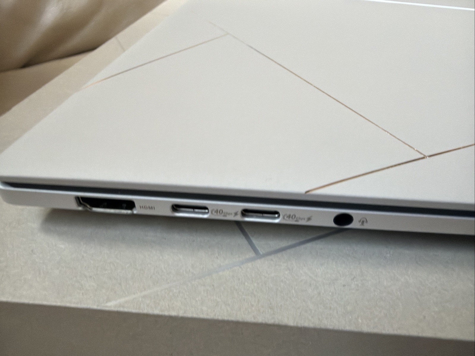 ASUS Zenbook S 16 16” 3K OLED Touchscreen 120Hz AMD Ryzen AI 9 365 24GB 1TB W11H